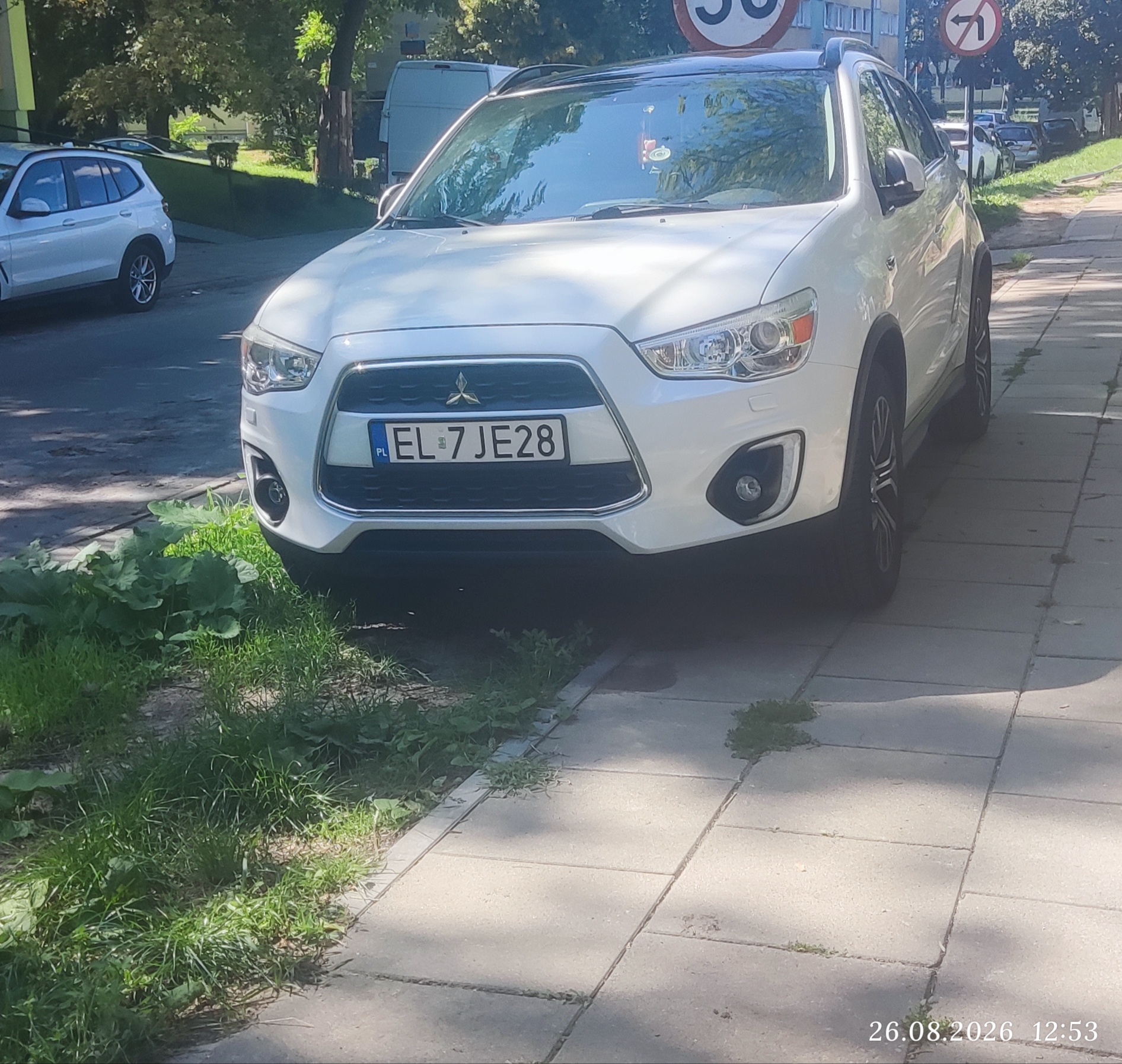 Mistrz parkowania w pojeździe o numerach EL7JE28