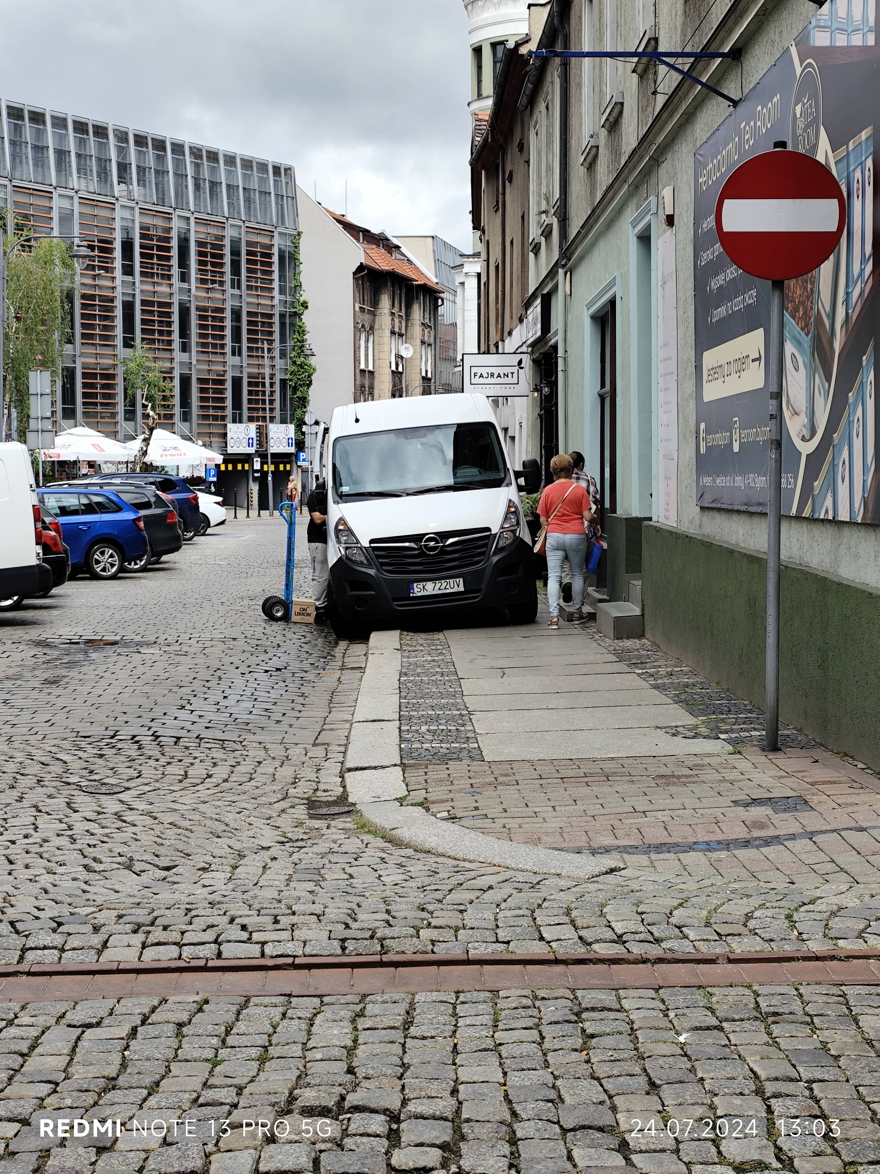 Mistrz parkowania w pojeździe o numerach SK722UV