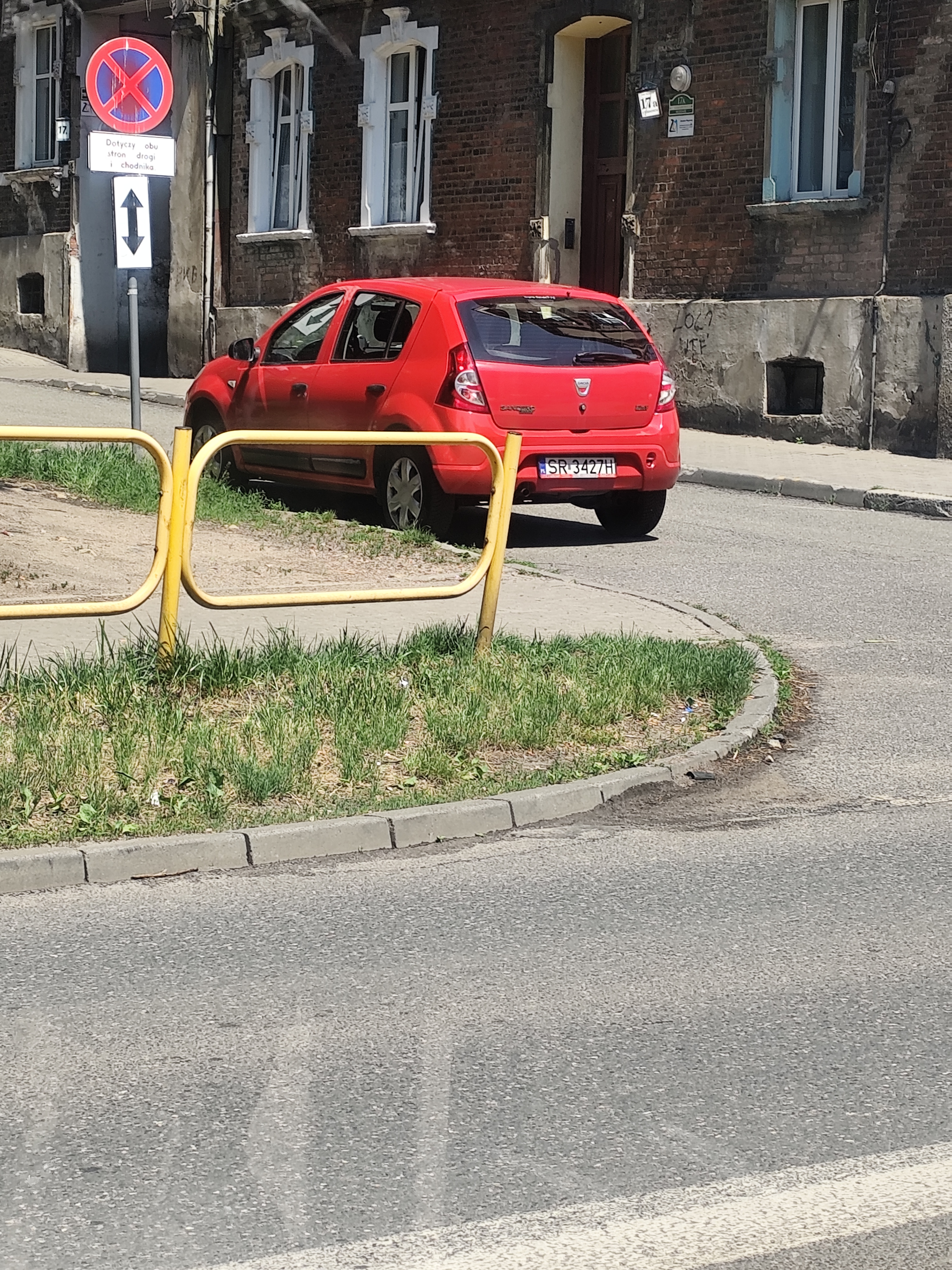 Mistrz parkowania w pojeździe o numerach SR3427H