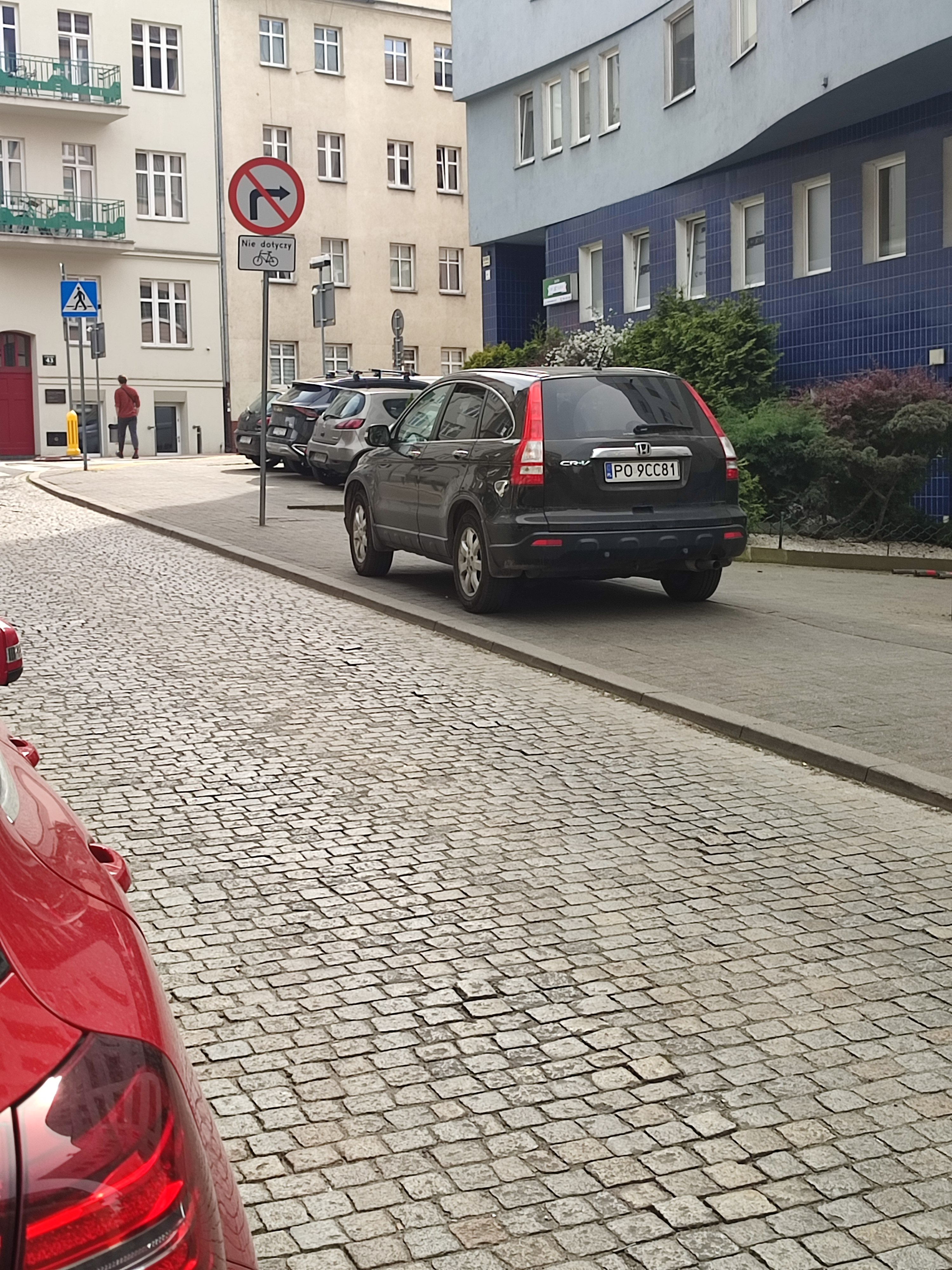 Mistrz parkowania w pojeździe o numerach PO9CC81