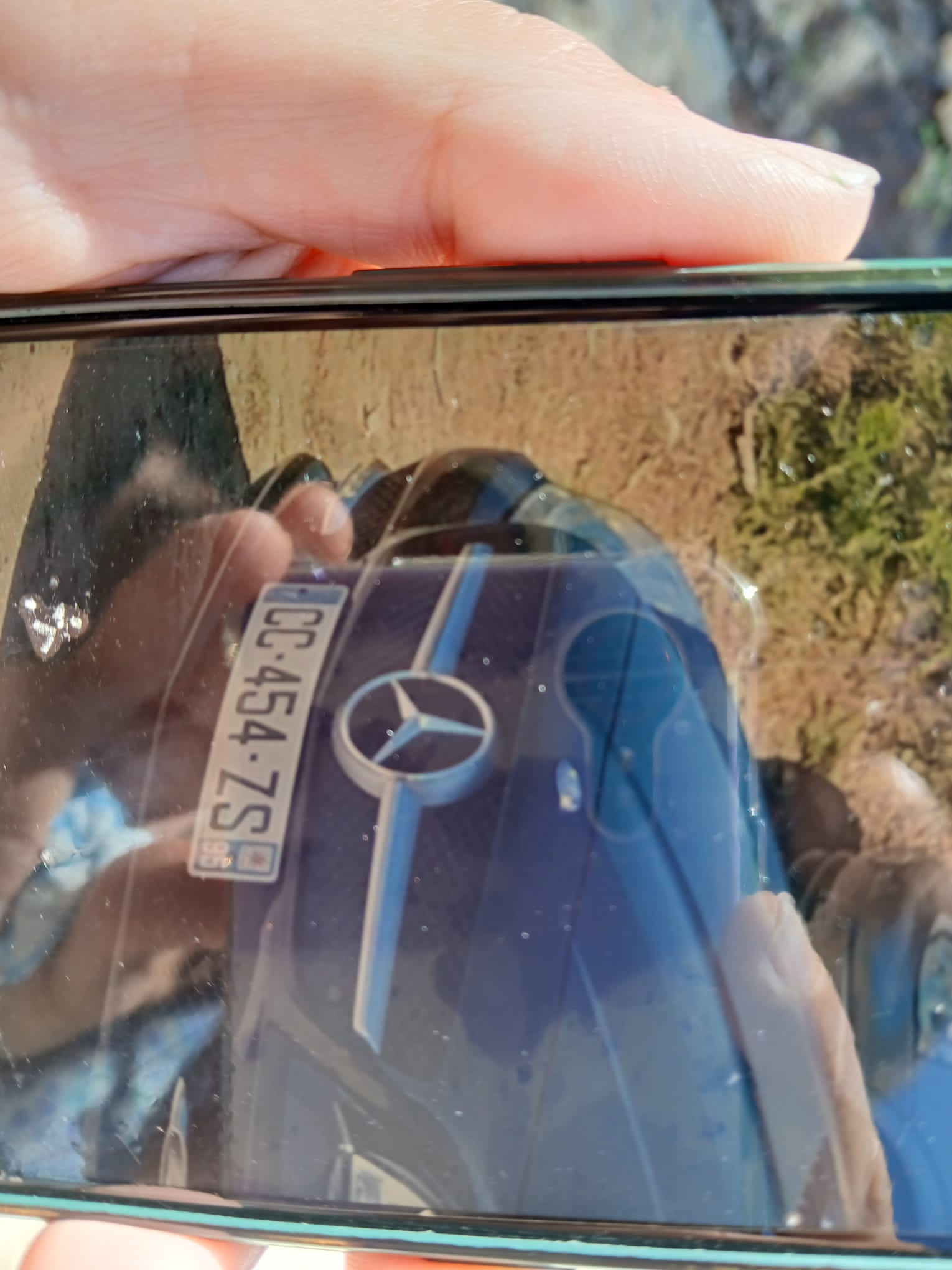 Este coche a colisionado contra otro y se ha dado a la fuga.