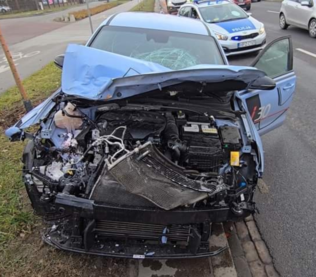 Uszkodzony przód+ poduszki