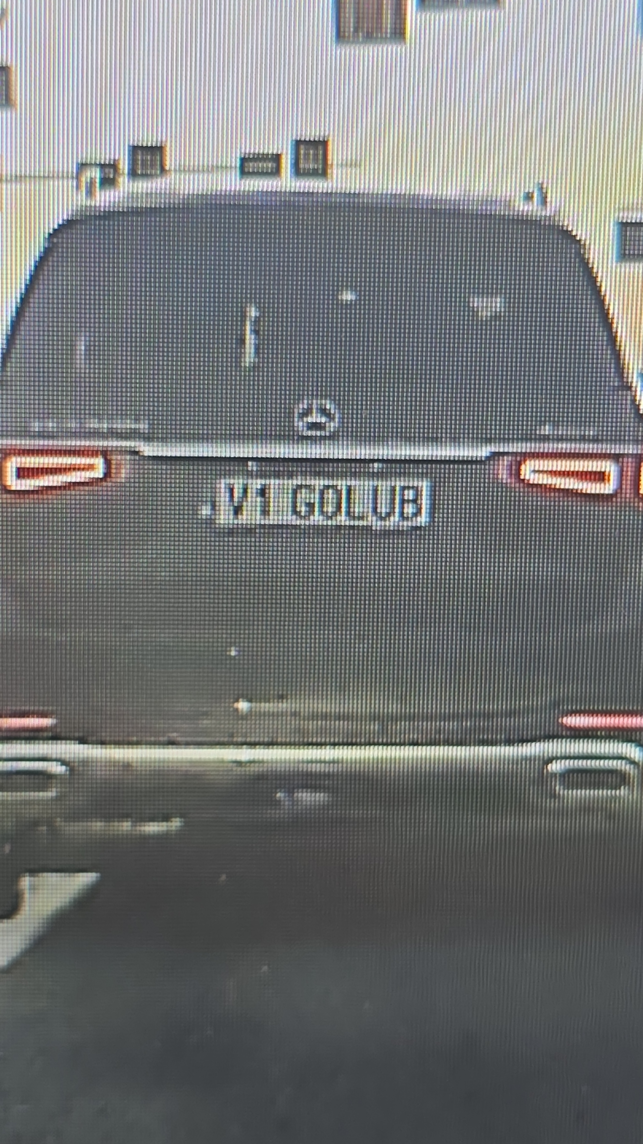 Pirat drogowy w pojeździe o numerach rejestracyjnych V1GOLUB