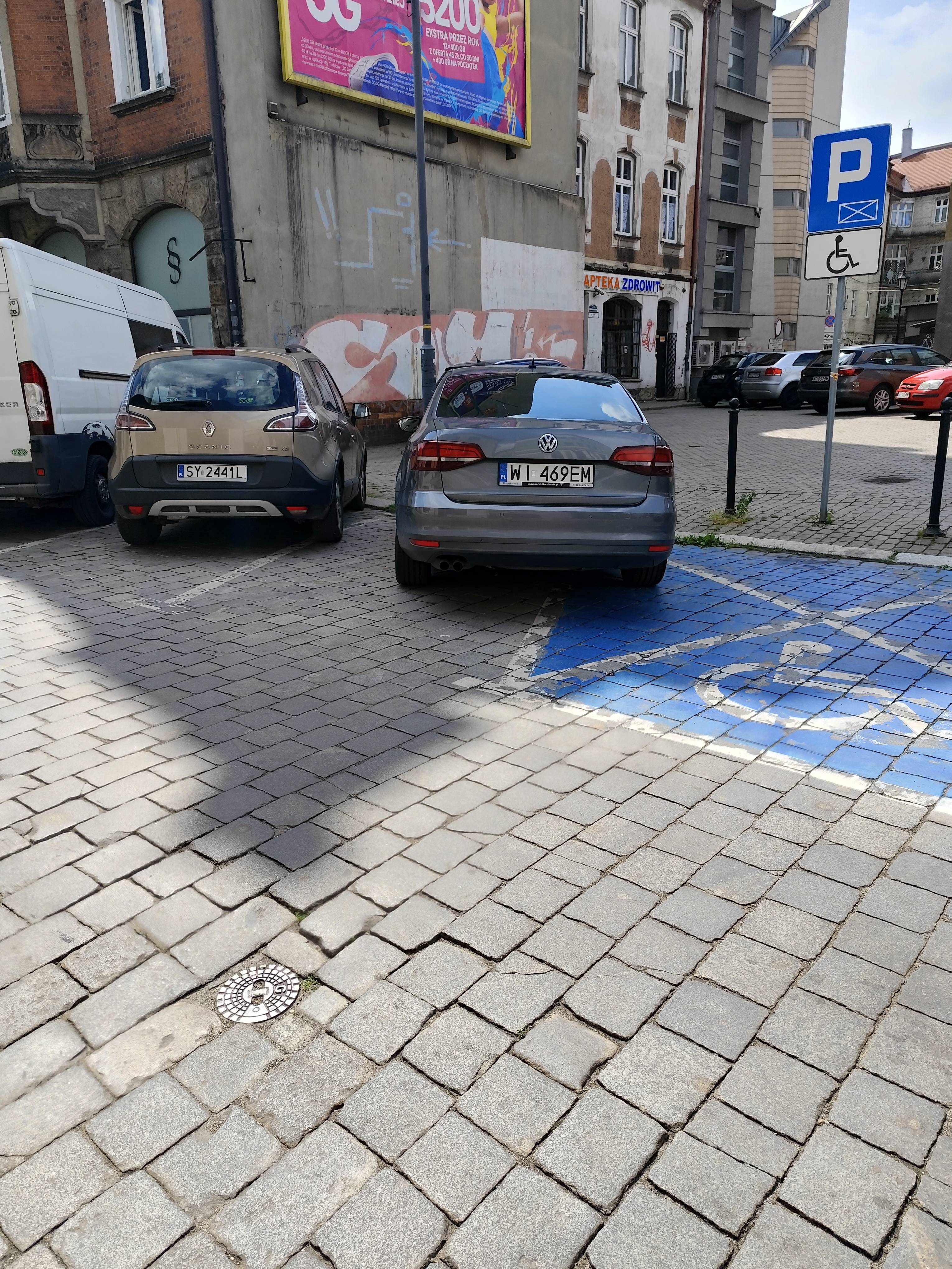 Mistrz parkowania w pojeździe o numerach WI469EM