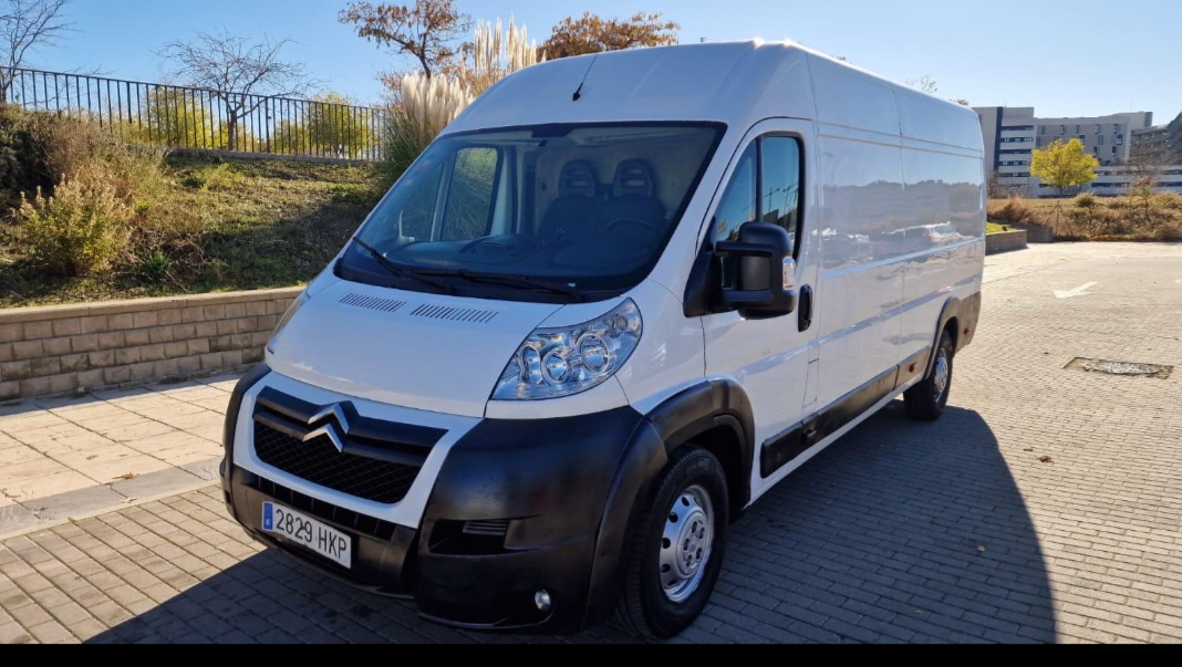 Skradziono pojazd o numerach rejestracyjnych 2829HKP