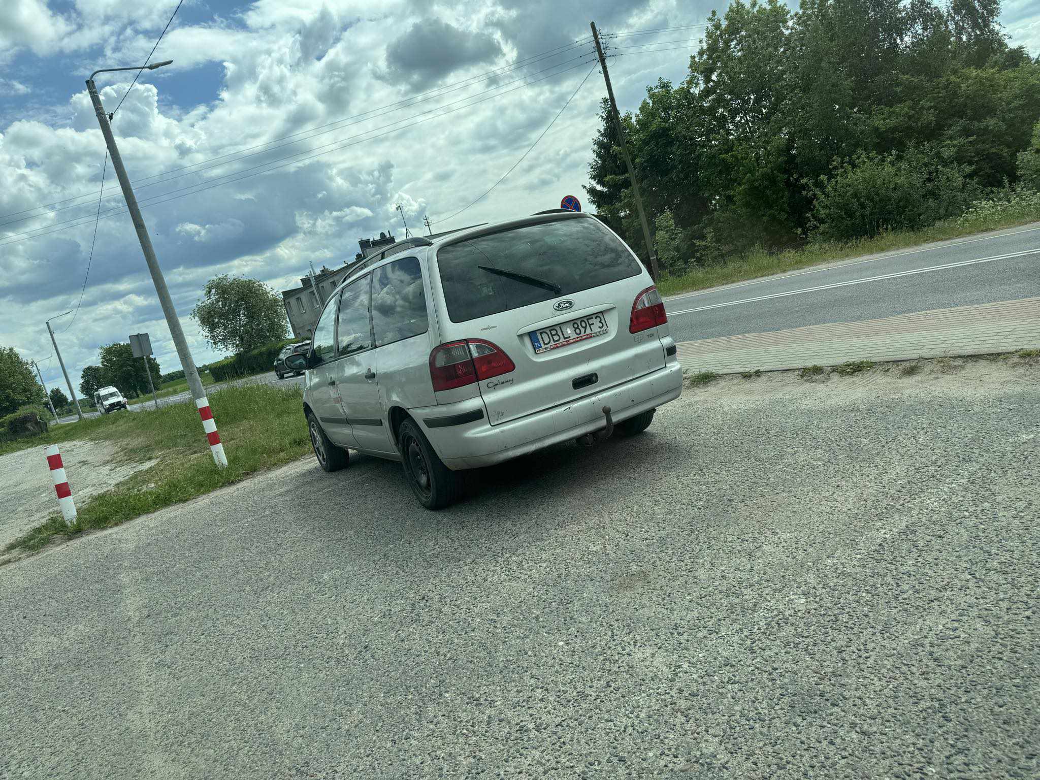 Kierowca pijany mało nie spowodował kolizji.Uciekł z miejsca zdarzenia.