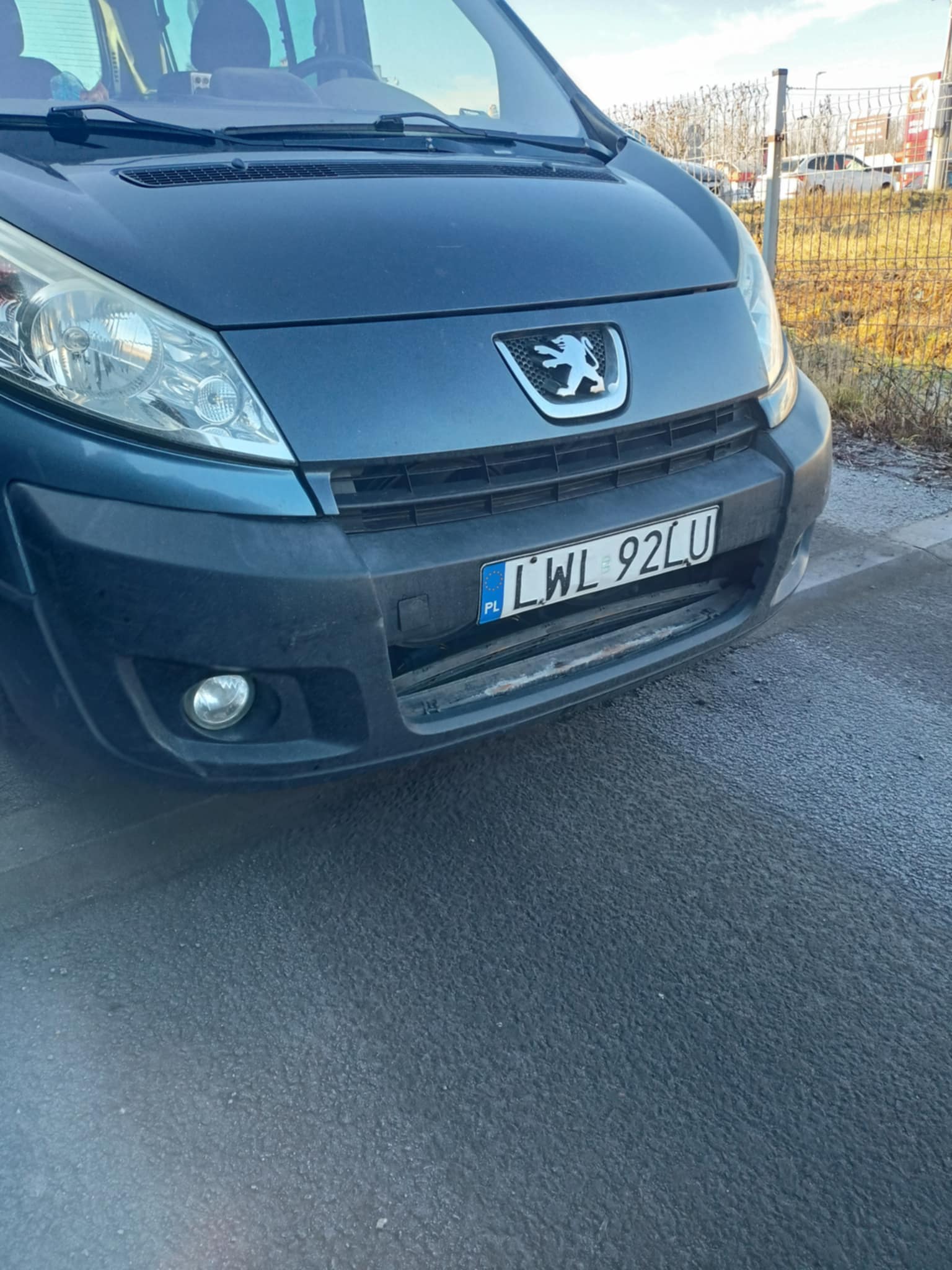 Samochód to Peugeot Expert a nie 807