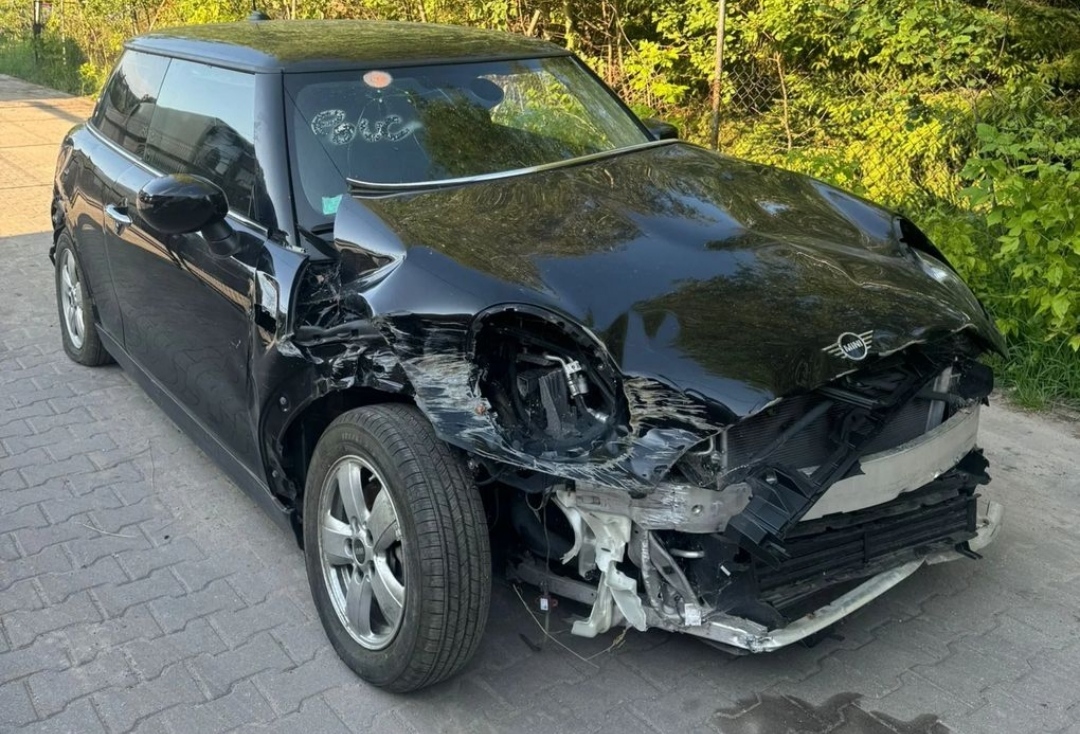 Uszkodzony przód + poduszki