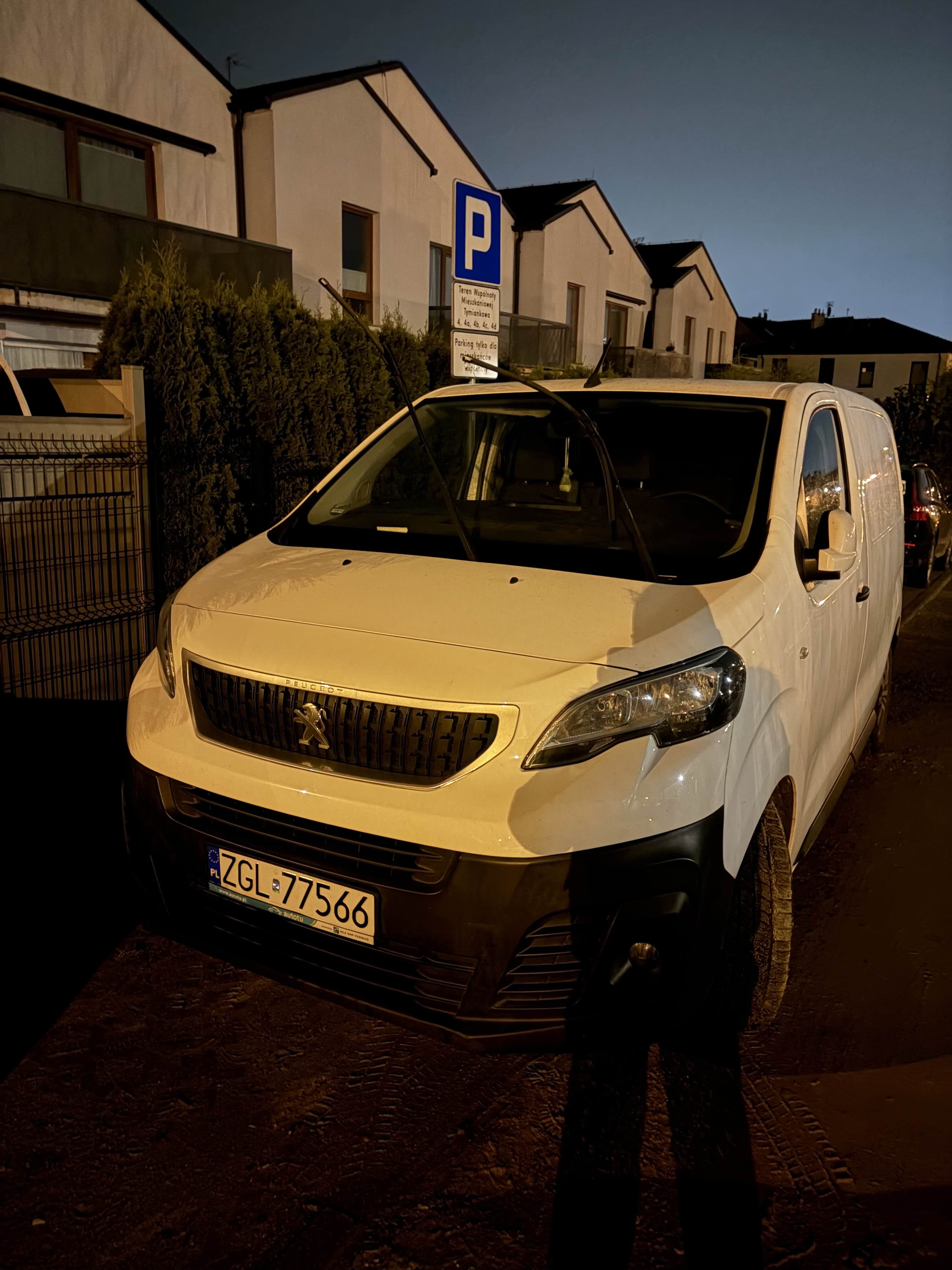 Mistrz parkowania w pojeździe o numerach ZGL77566