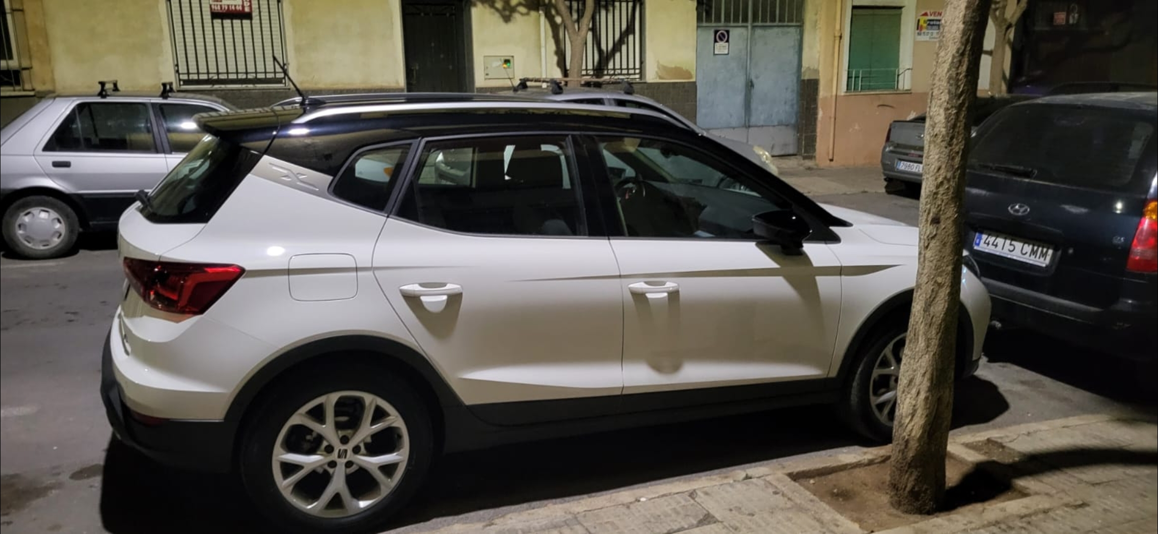 Skradziono pojazd o numerach rejestracyjnych 0401MJM