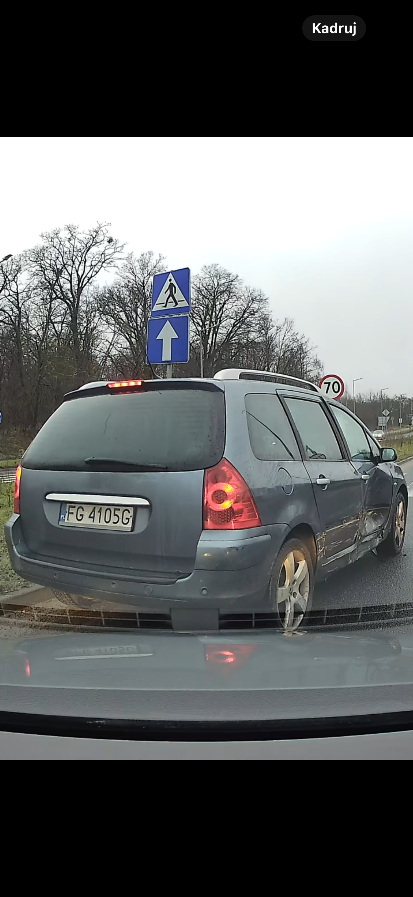 Pojazd o numerach FG4105G uczestniczył w wypadku