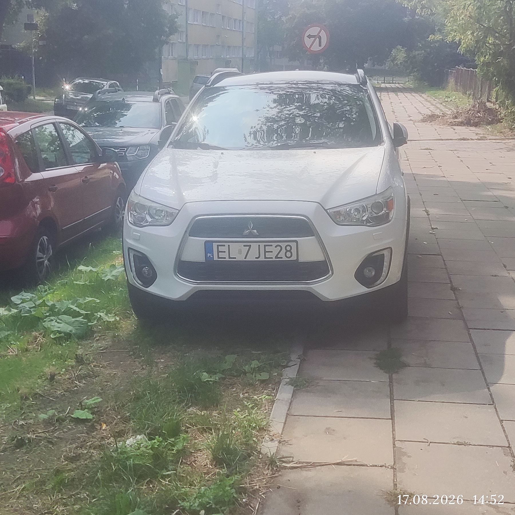 Mistrz parkowania w pojeździe o numerach EL7JE28