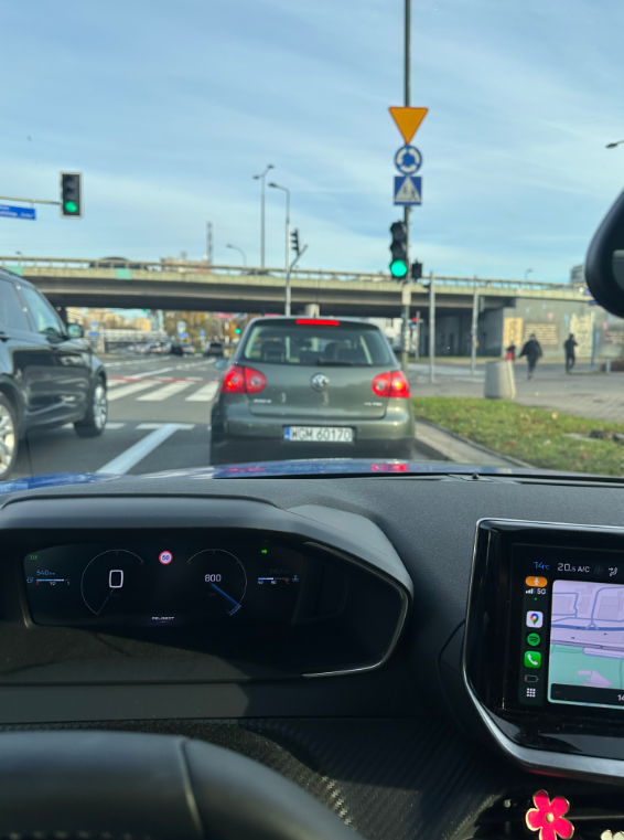 Patrz w lusterka jak zmieniasz pas gamoniu