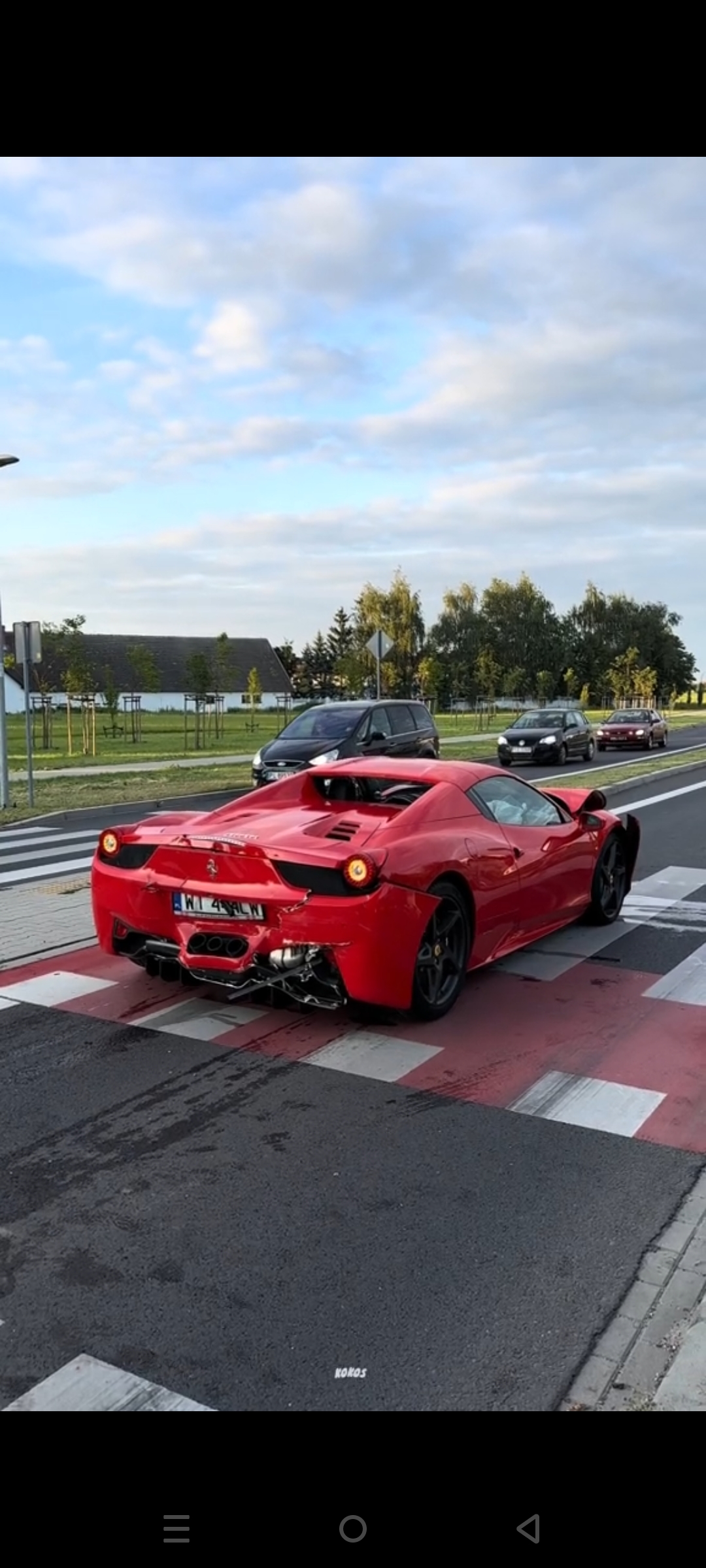 Pojazd Jest wypadkowy a właścicielowi życze szybkiego powrotu do zdrowia