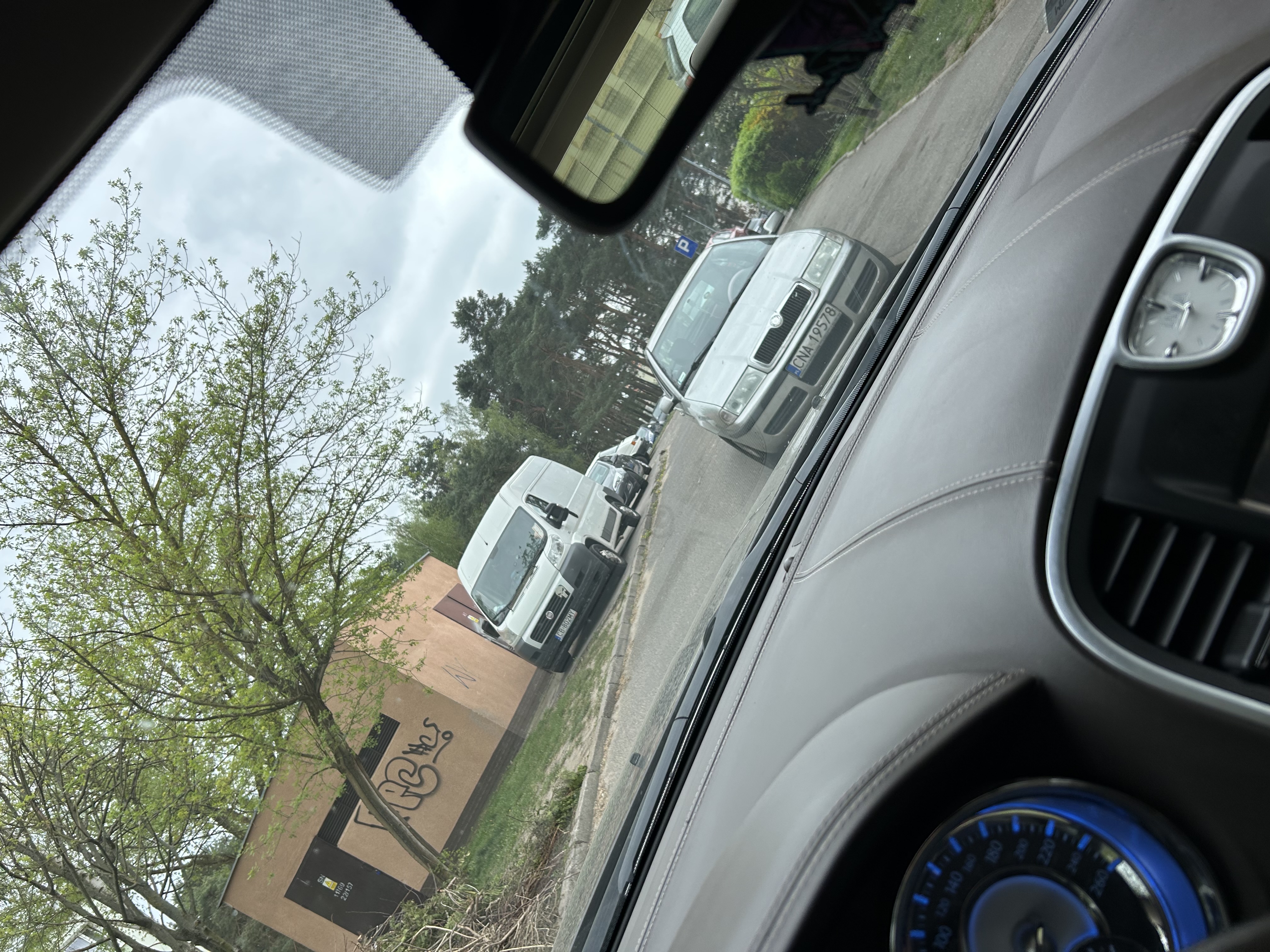 Mistrz parkowania w pojeździe o numerach CNA19578