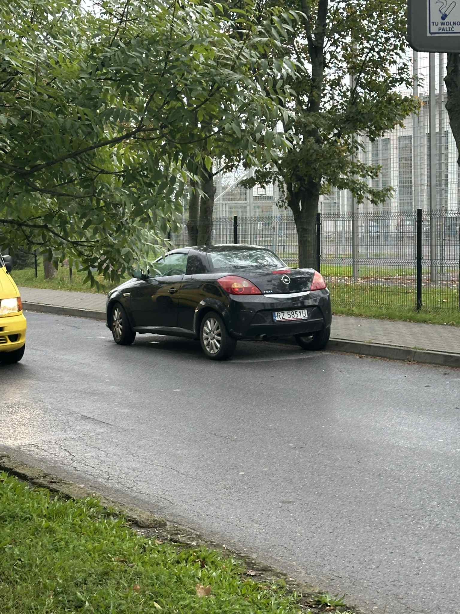 Mistrz parkowania w pojeździe o numerach RZ5851U