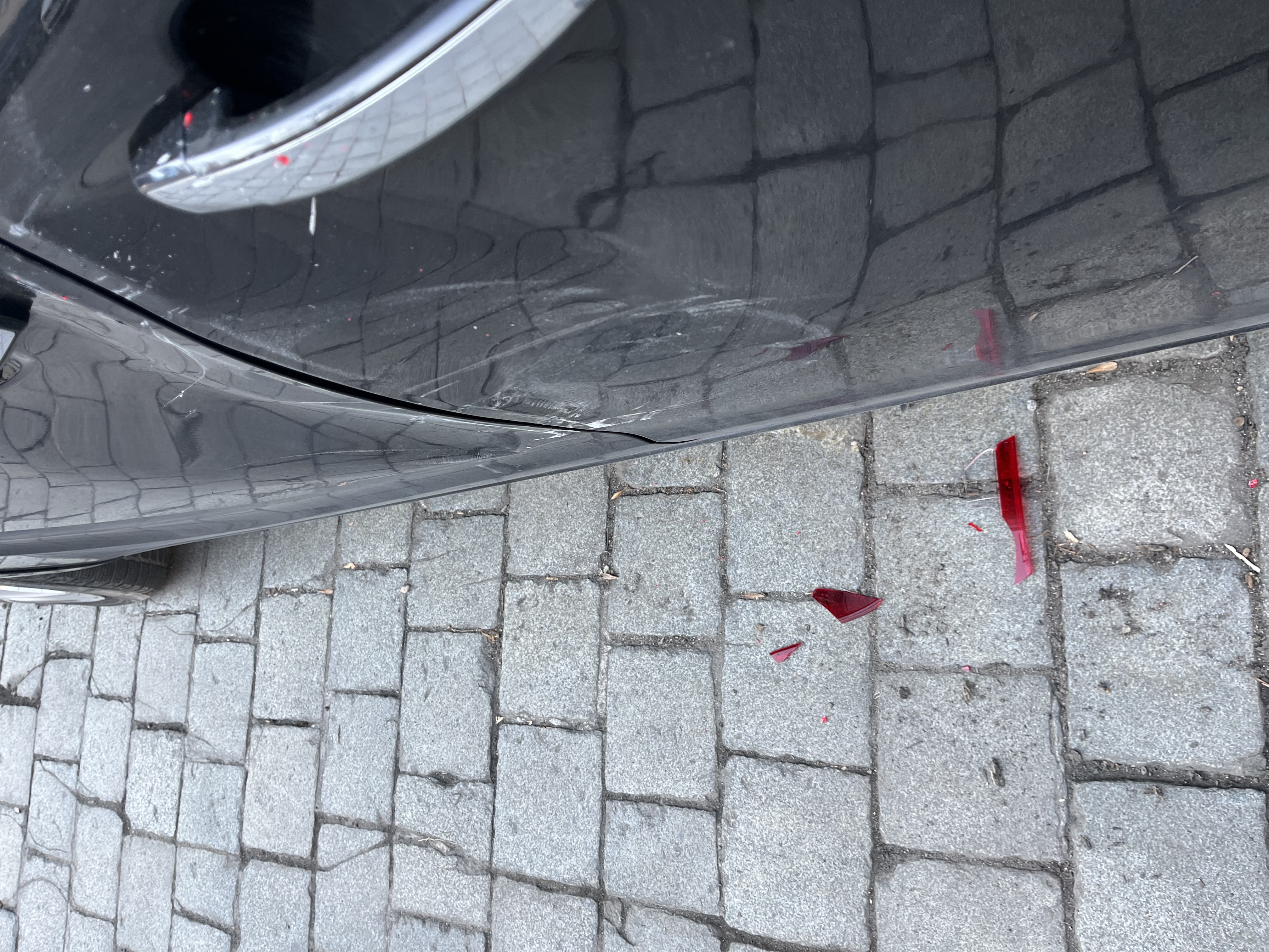 Pojazd o numerach DW3UC01 uczestniczył w wypadku