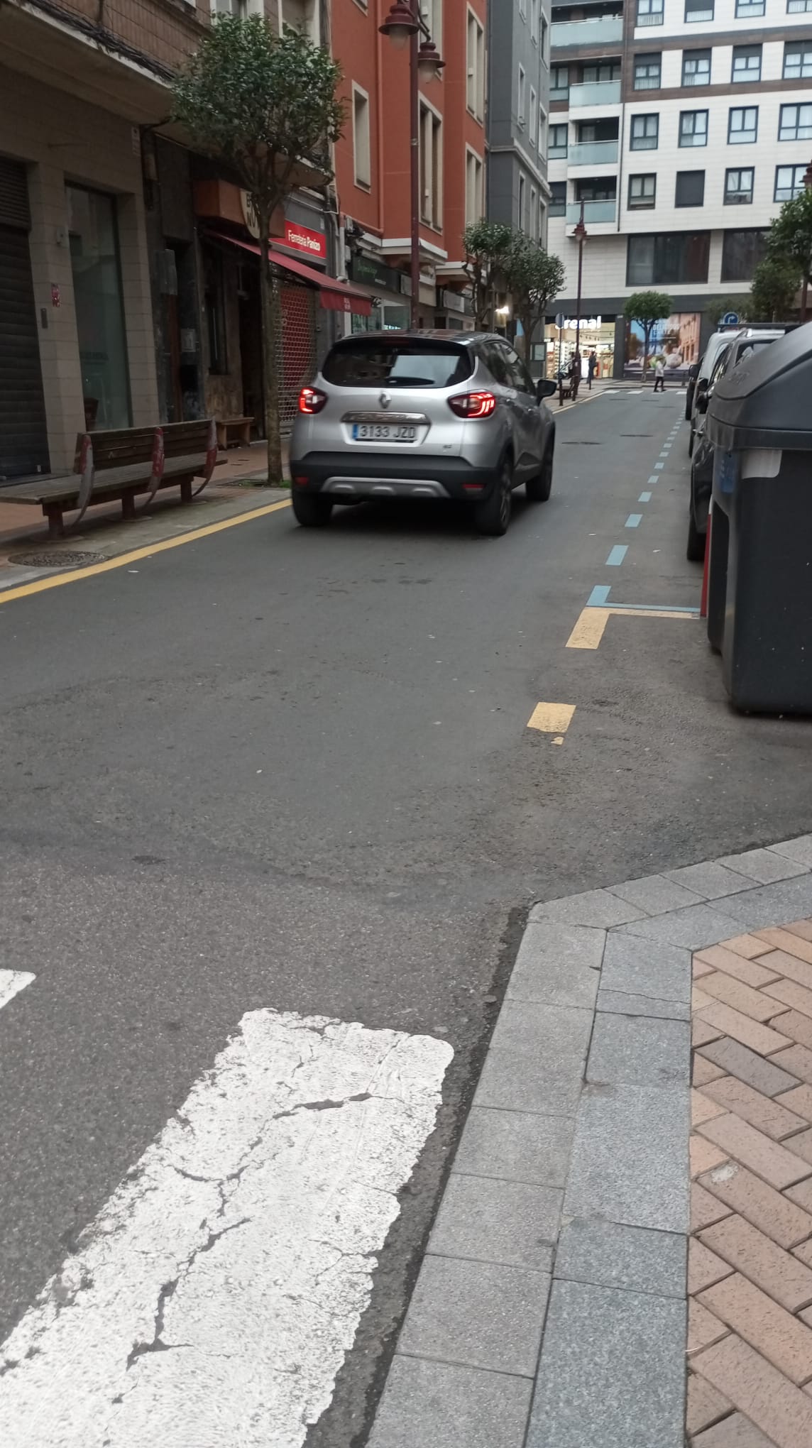 Pirat drogowy w pojeździe o numerach rejestracyjnych 3133JZD