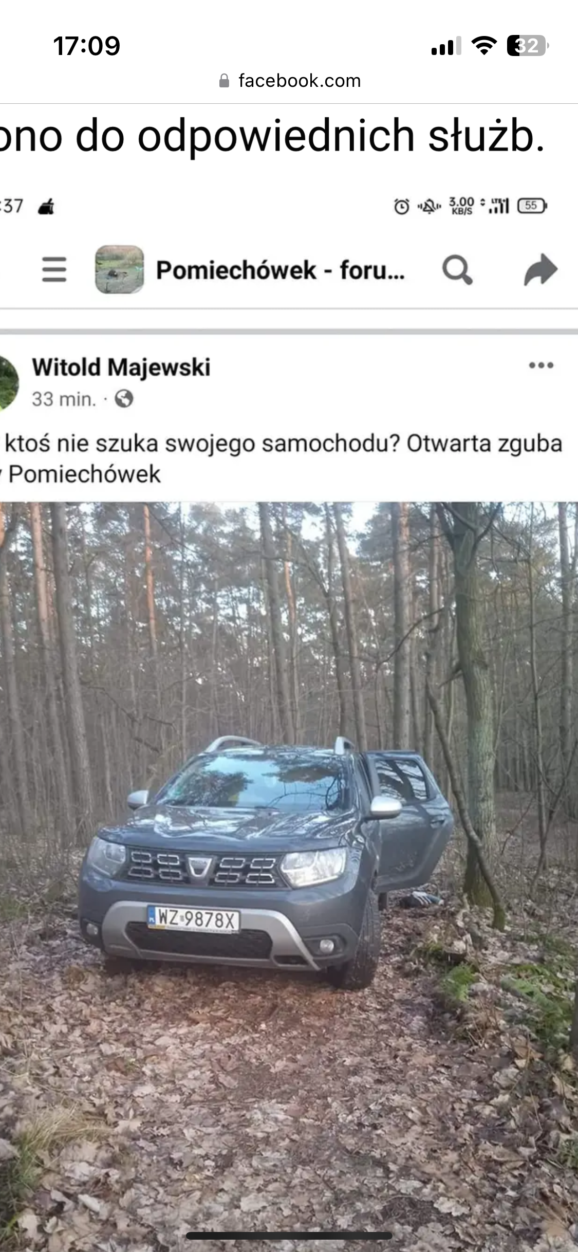 Samochód został najprawdopodobniej skradziony i porzucony w lesie z otwartymi drzwiami. Znaleziono ...
