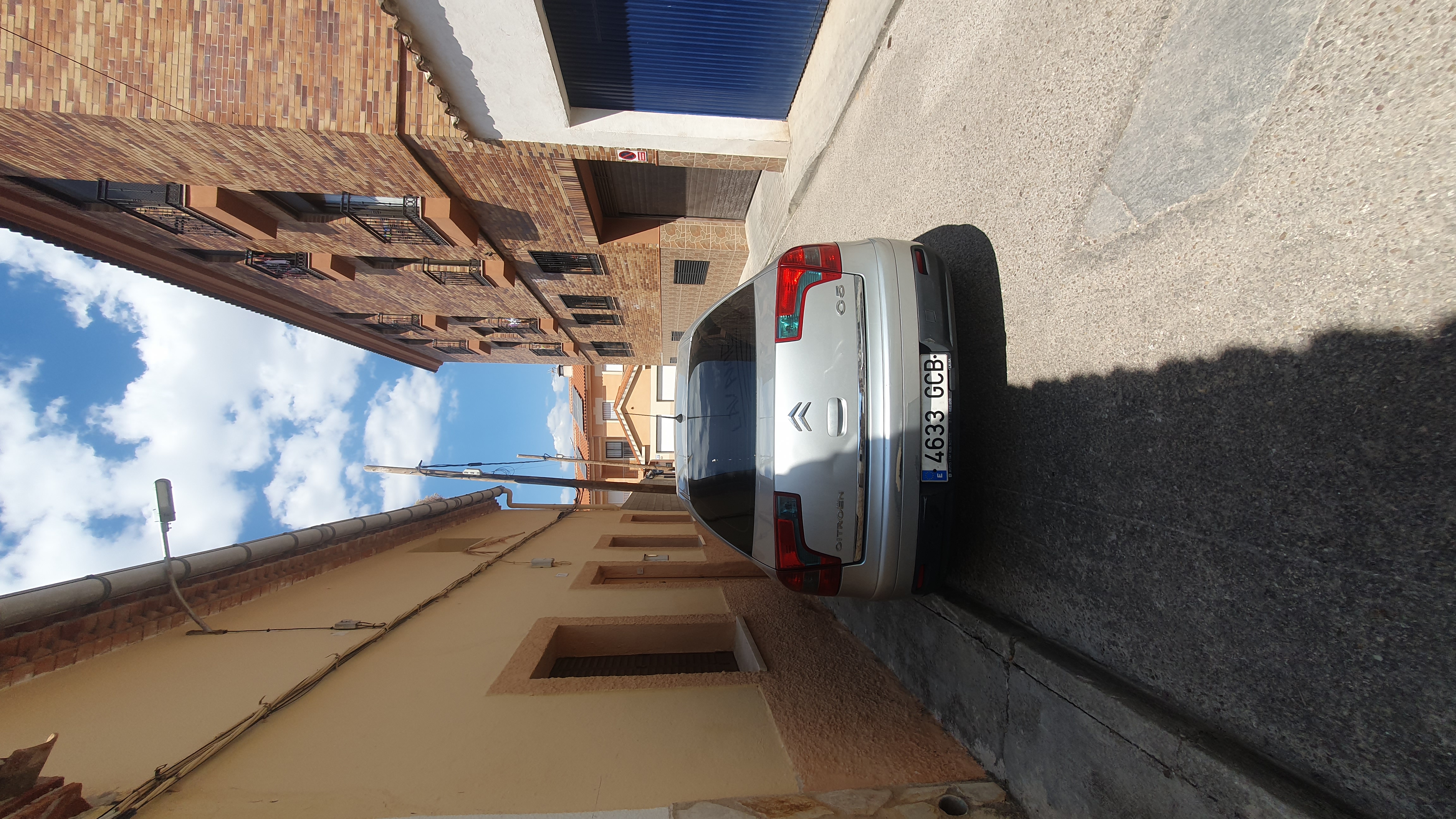 Mistrz parkowania w pojeździe o numerach 4633GCB