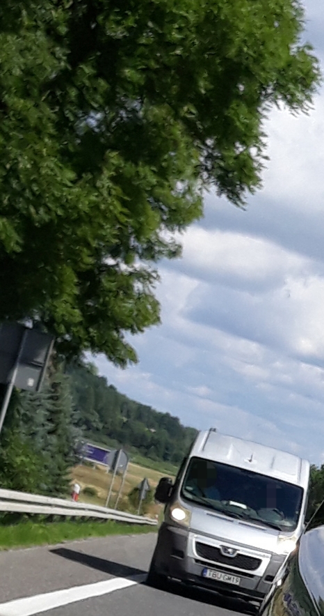 Oby ktoś wkrótce odwdzięczył Ci się tą jazdą na zderzaku przy 90 km/h i podarował soczystą ...