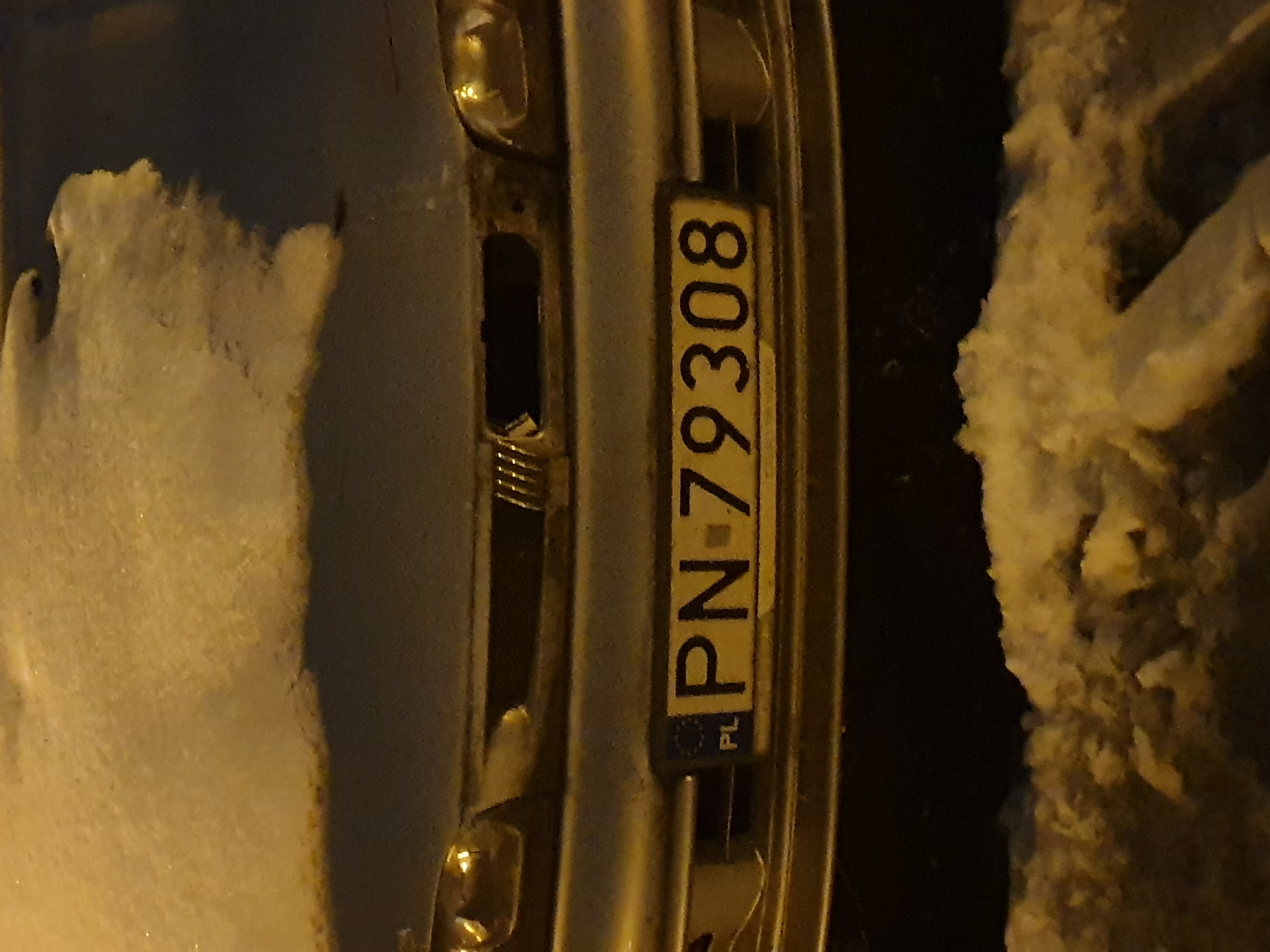 Mistrz parkowania w pojeździe o numerach PN79308