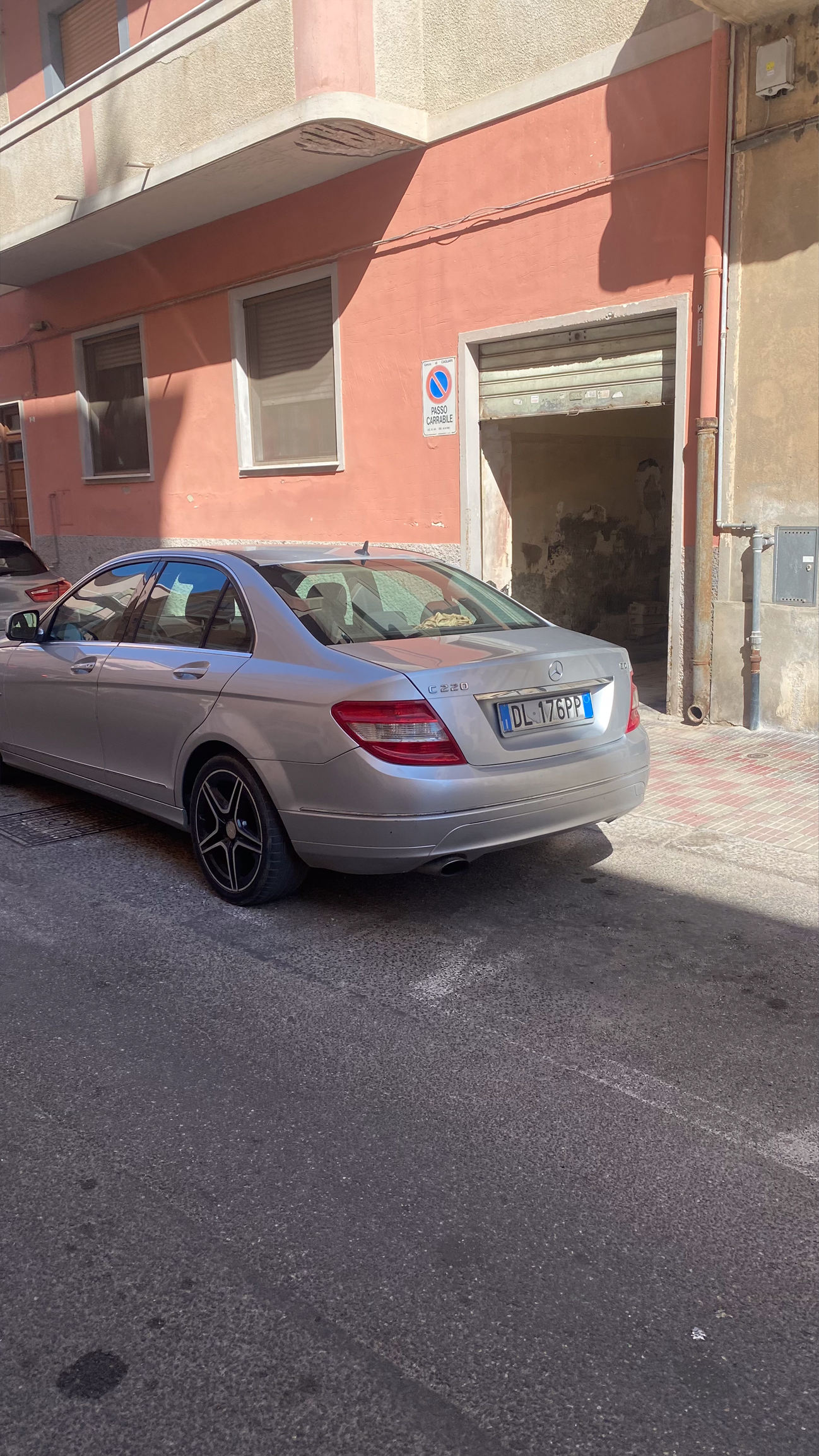 Mistrz parkowania w pojeździe o numerach DL176PP