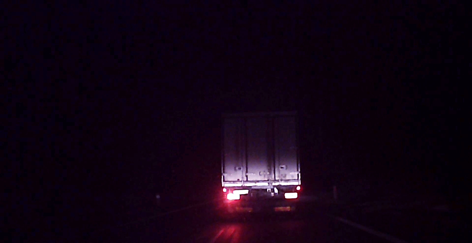 Pirat drogowy w pojeździe o numerach rejestracyjnych KNS32058