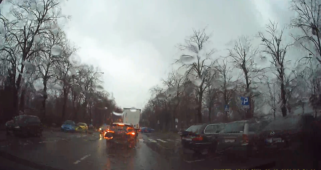 Pirat drogowy w pojeździe o numerach rejestracyjnych EL5U162