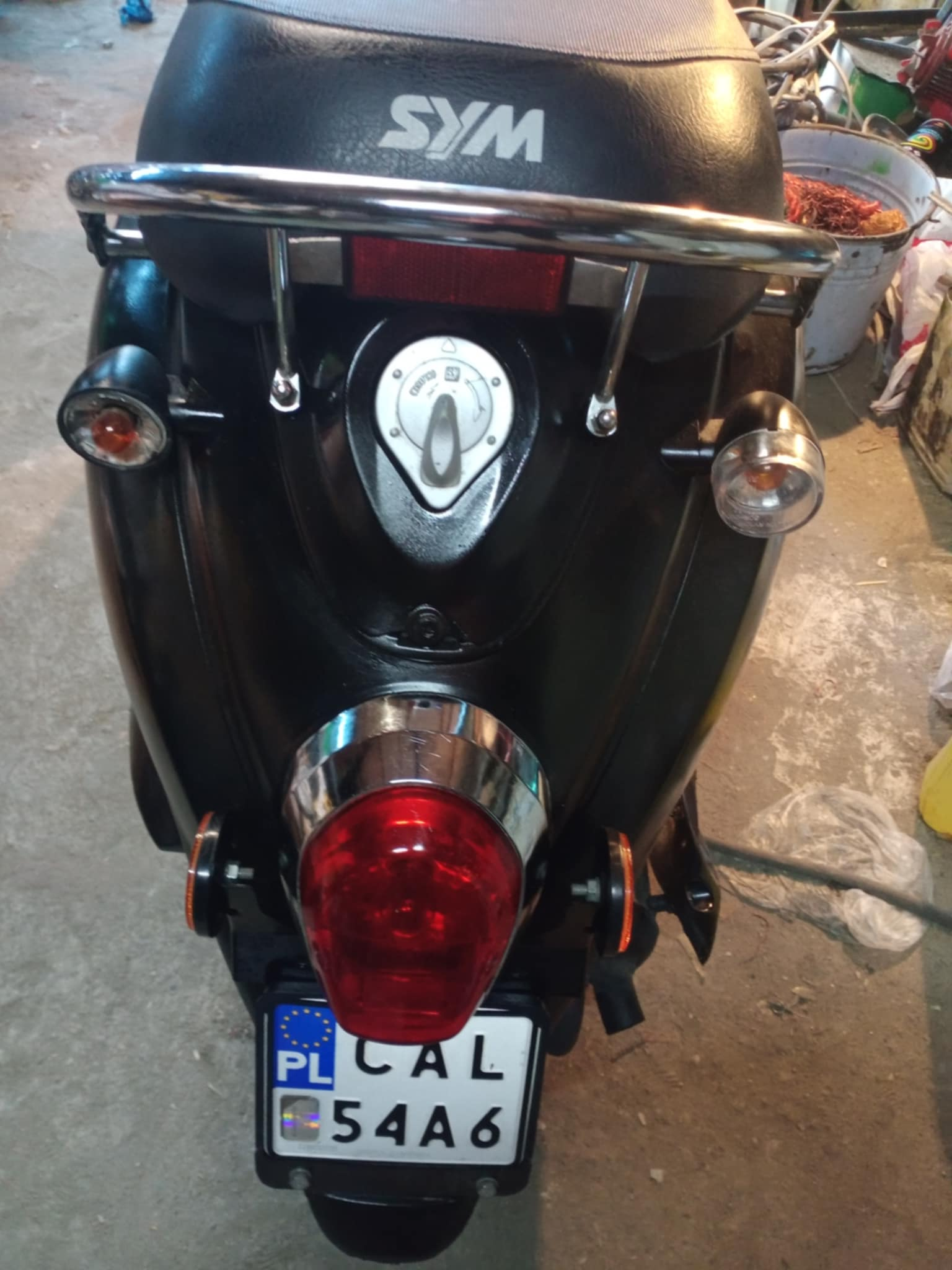 To nie jest ten pojazd. Aktualnie zarejestrowany jest skuter Sym Mio 50 ;D