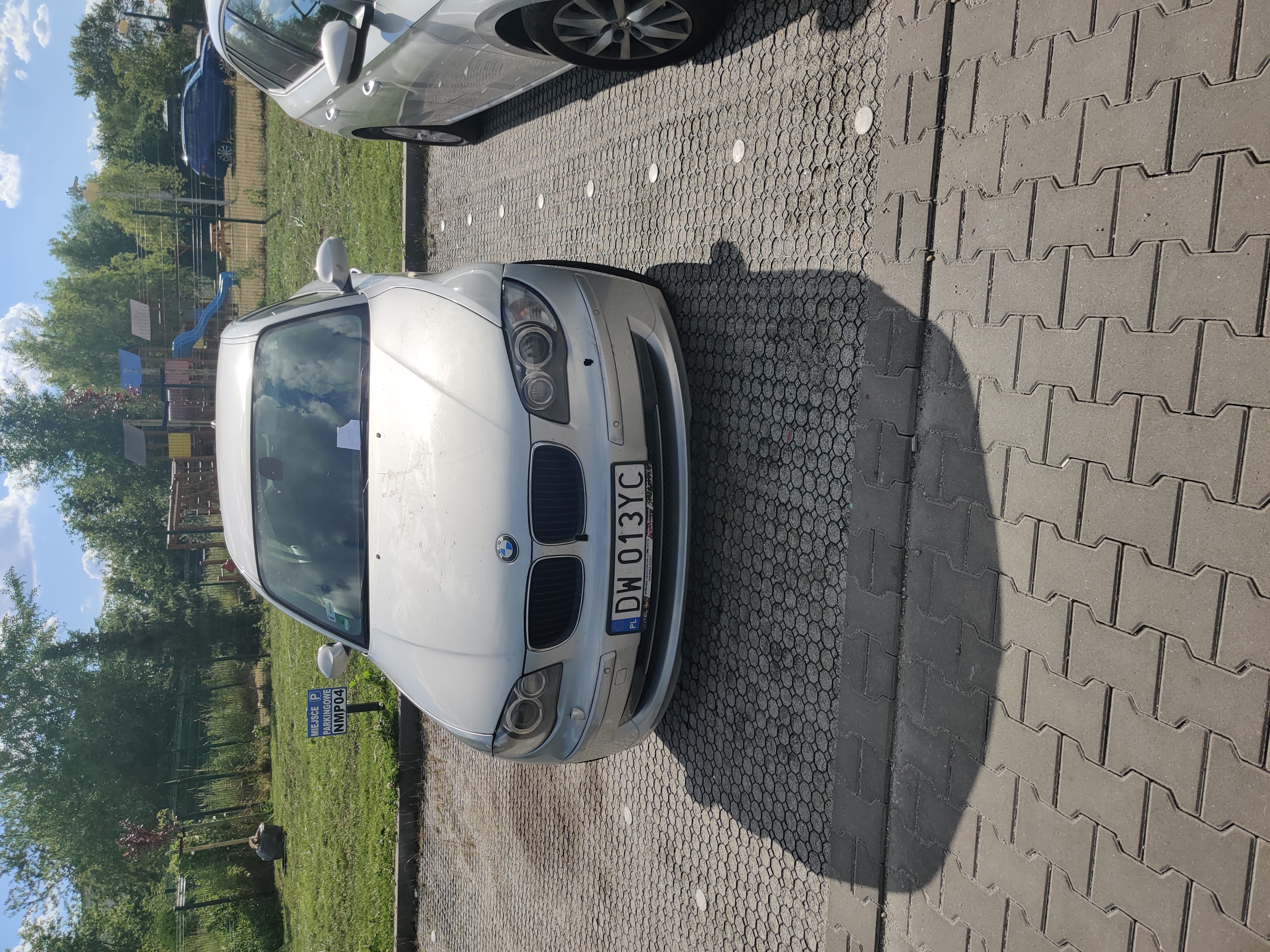 Mistrz parkowania w pojeździe o numerach DW013YC