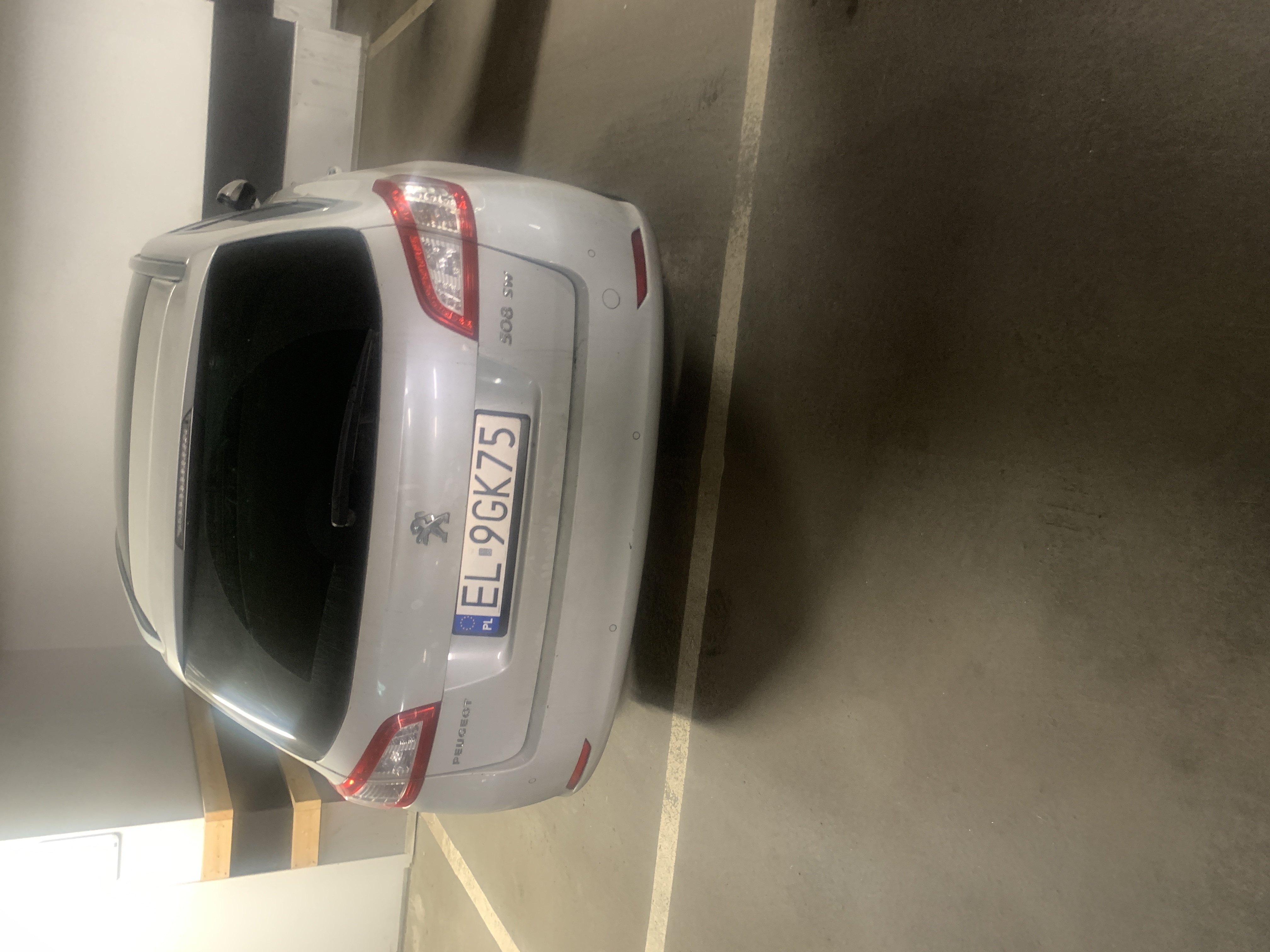 Mistrz parkowania w pojeździe o numerach EL9GK75