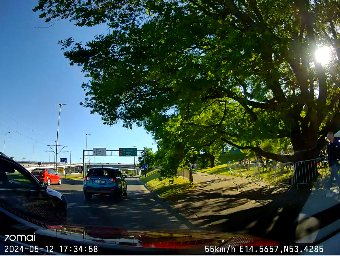 Pirat drogowy w pojeździe o numerach rejestracyjnych ZS717LT