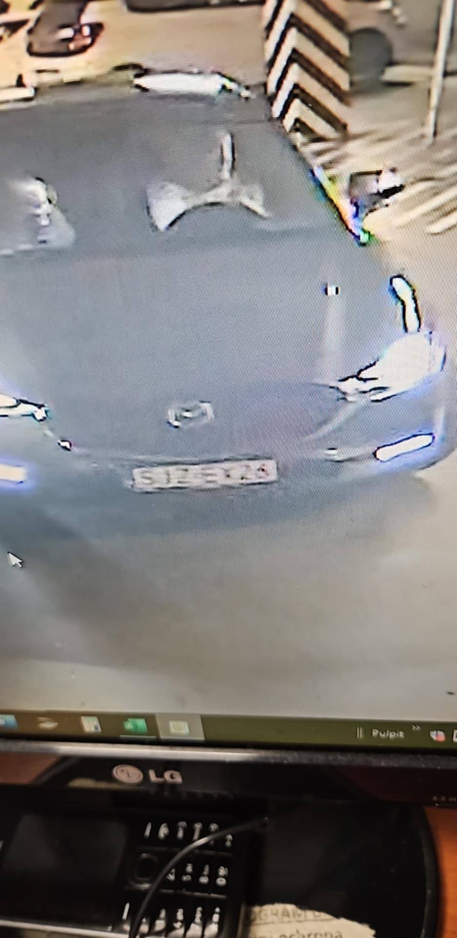 Chłop rozwalił mi lusterko po czym uciekł z miejsca zdarzenia, słaba zagrywka