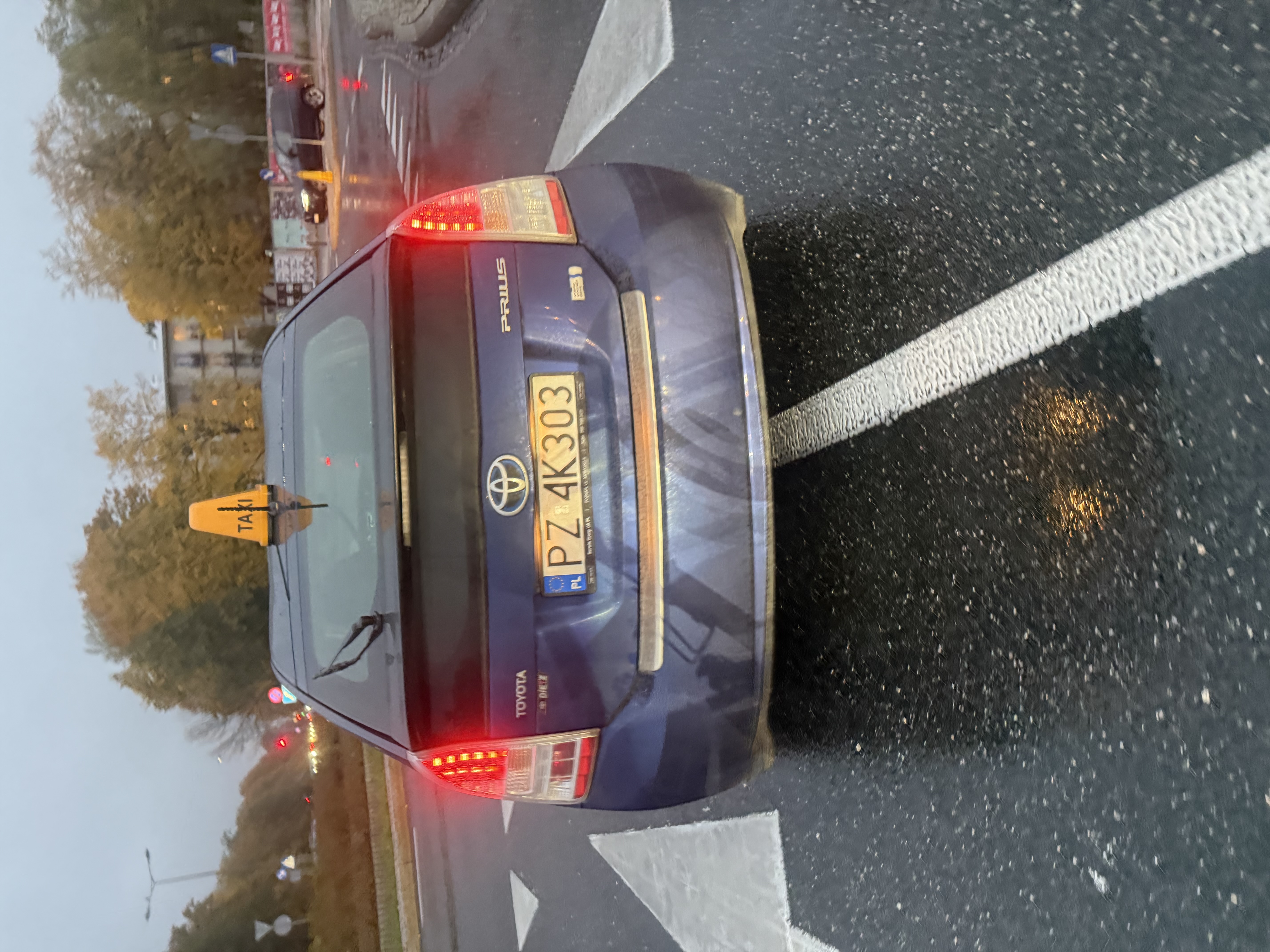 Pirat drogowy w pojeździe o numerach rejestracyjnych PZ4K303