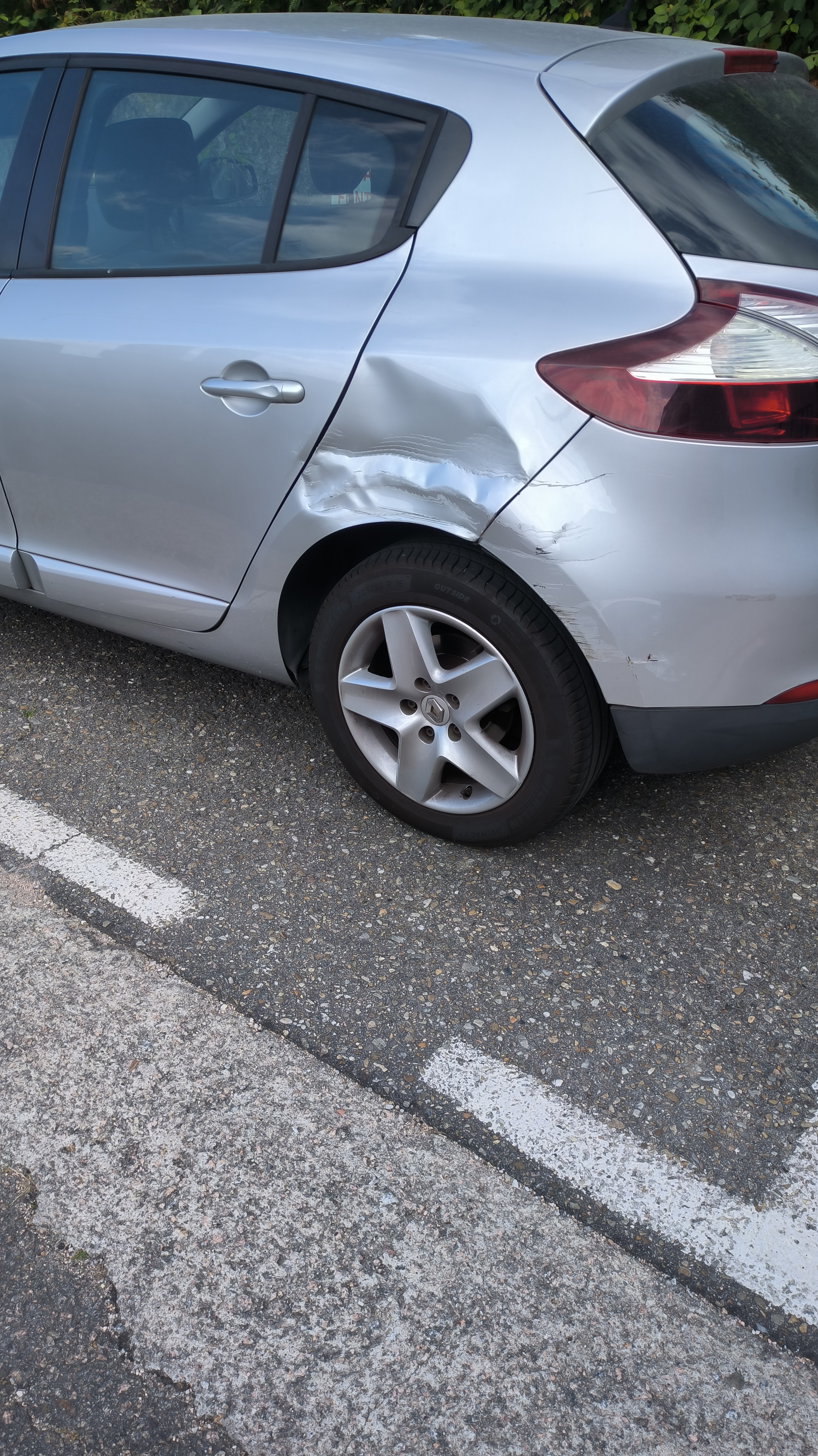 Pirat drogowy w pojeździe o numerach rejestracyjnych 1379LKY