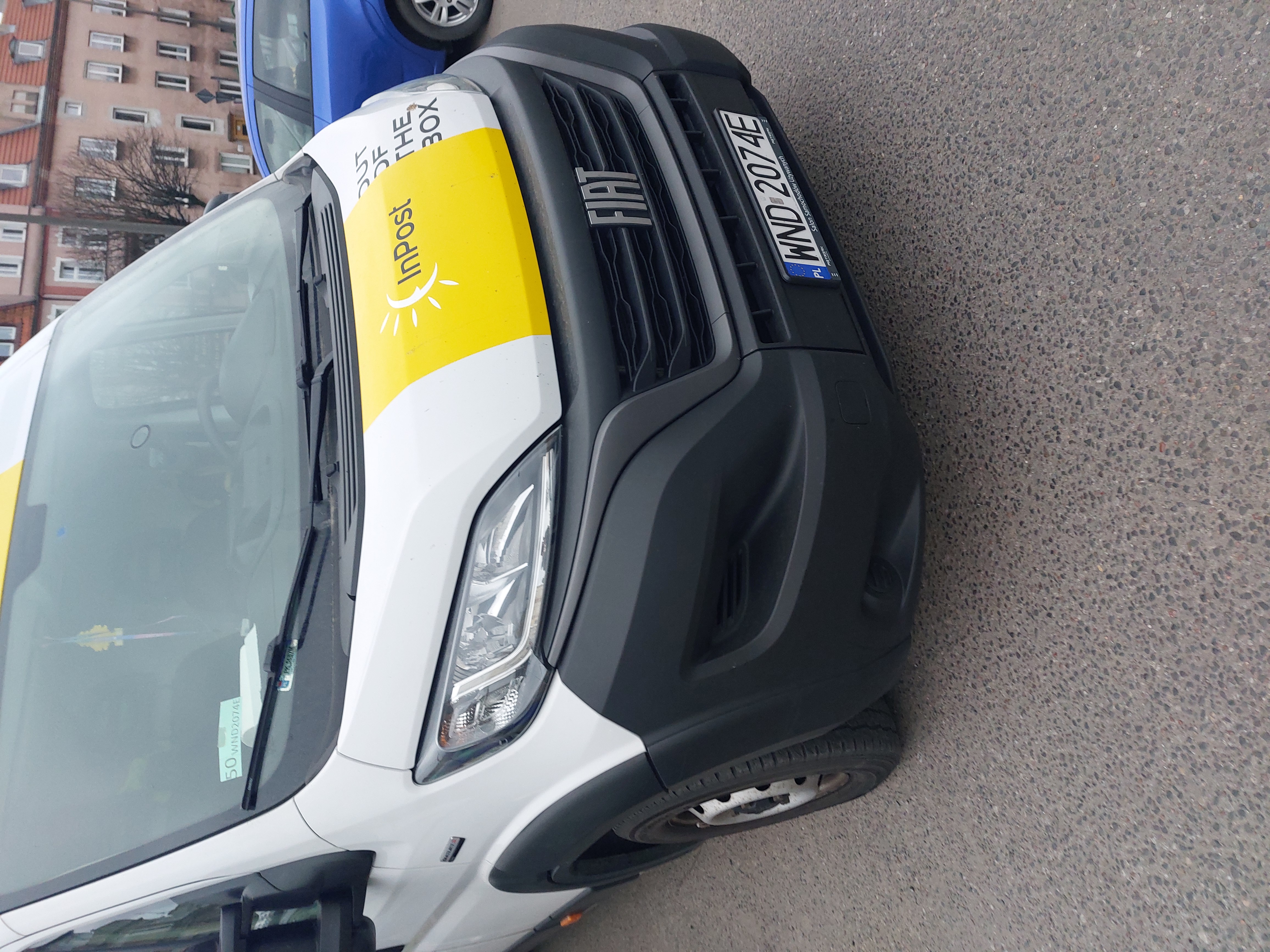 Mistrz parkowania w pojeździe o numerach WND2074E