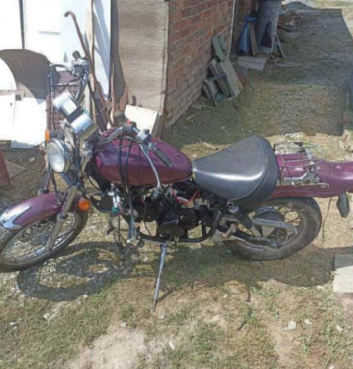 Ciekawostka <BR>Nie jest to czterokołowiec tylko dwukołowiec i jest to mały chopper xin tian xt50q