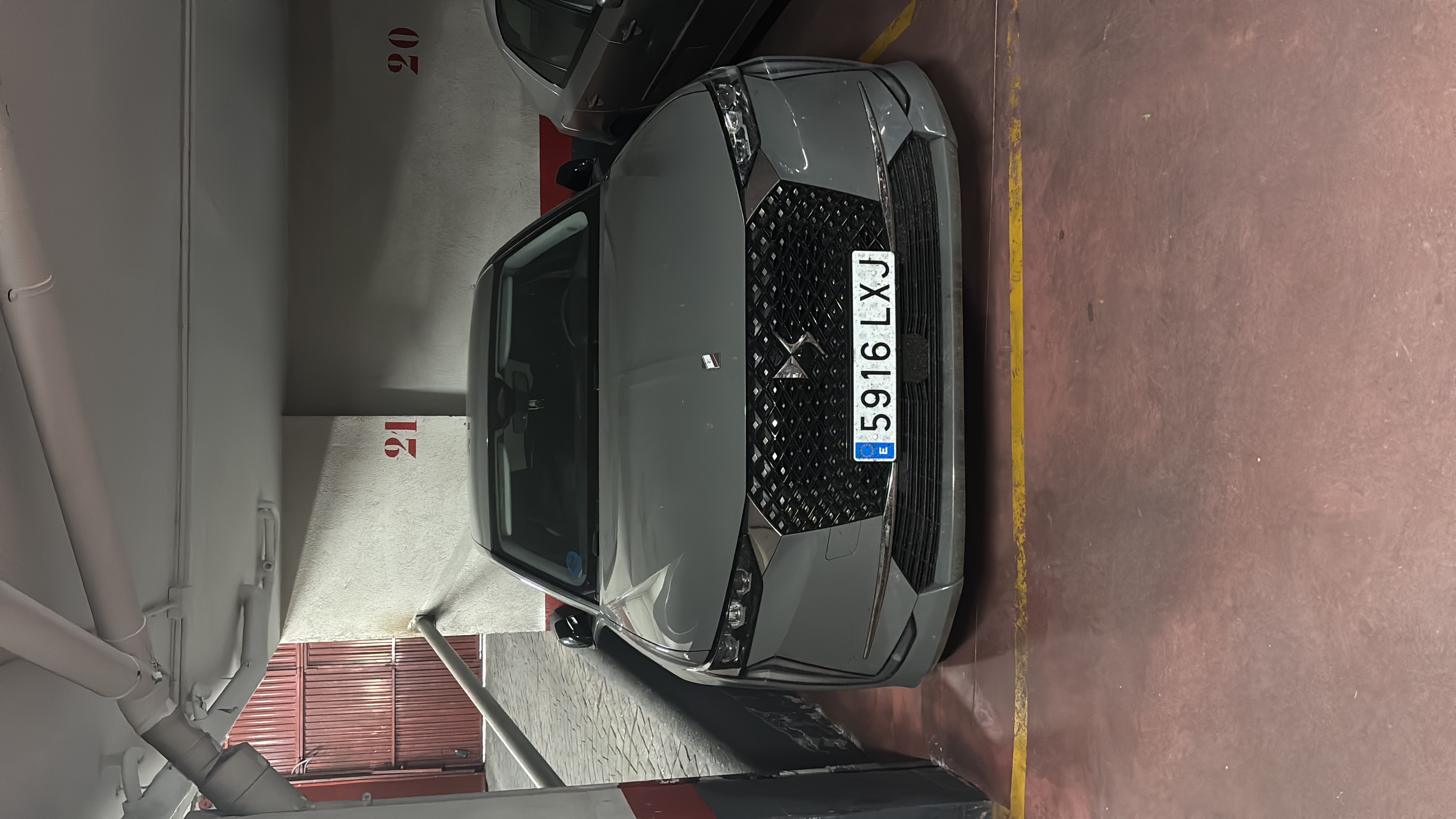 Mistrz parkowania w pojeździe o numerach 5916LXJ