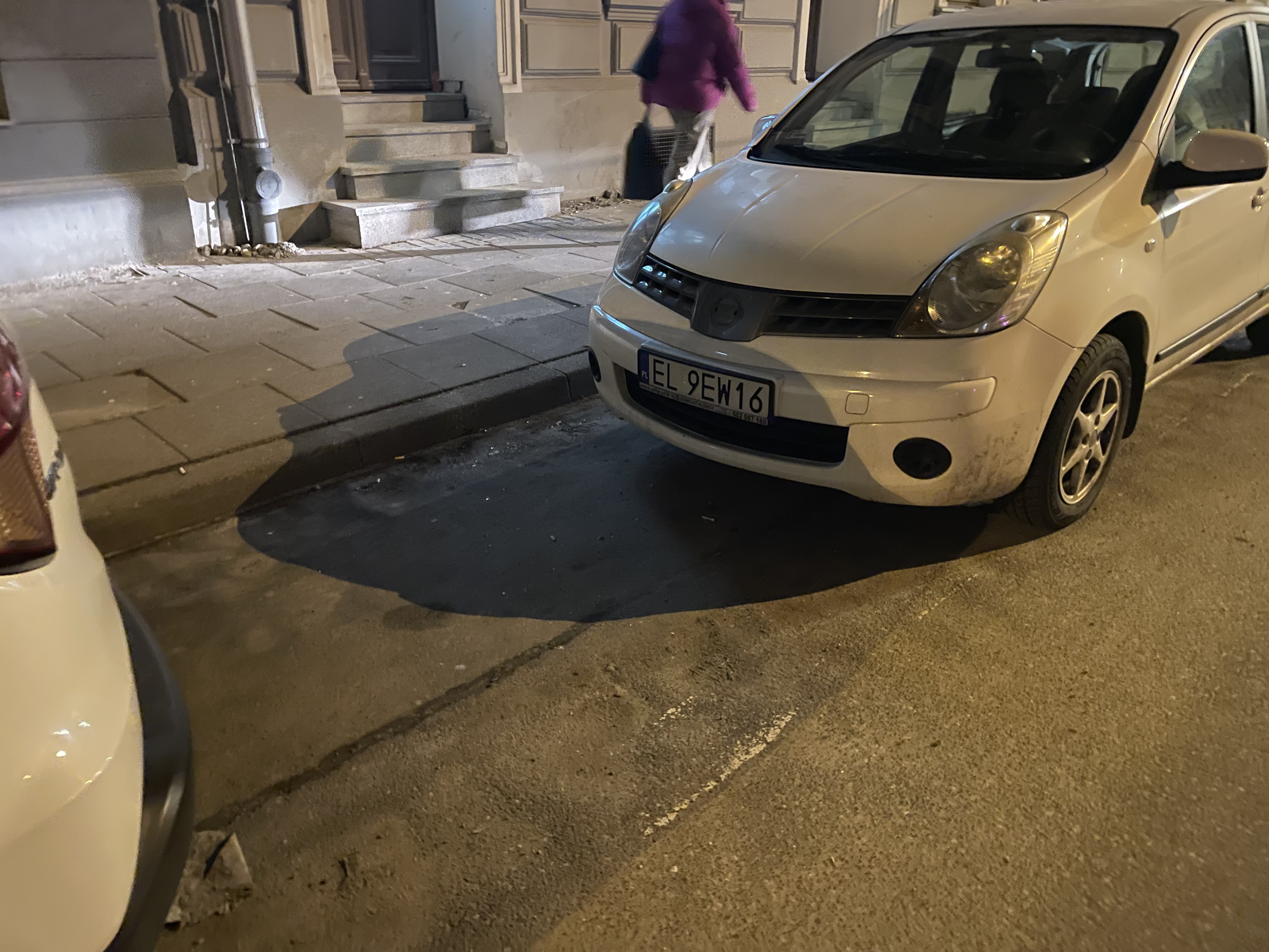 Mistrz parkowania w pojeździe o numerach EL9EW16