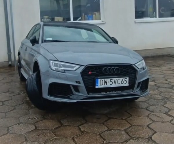 Pojazd o numerach DW5VC65 uczestniczył w wypadku