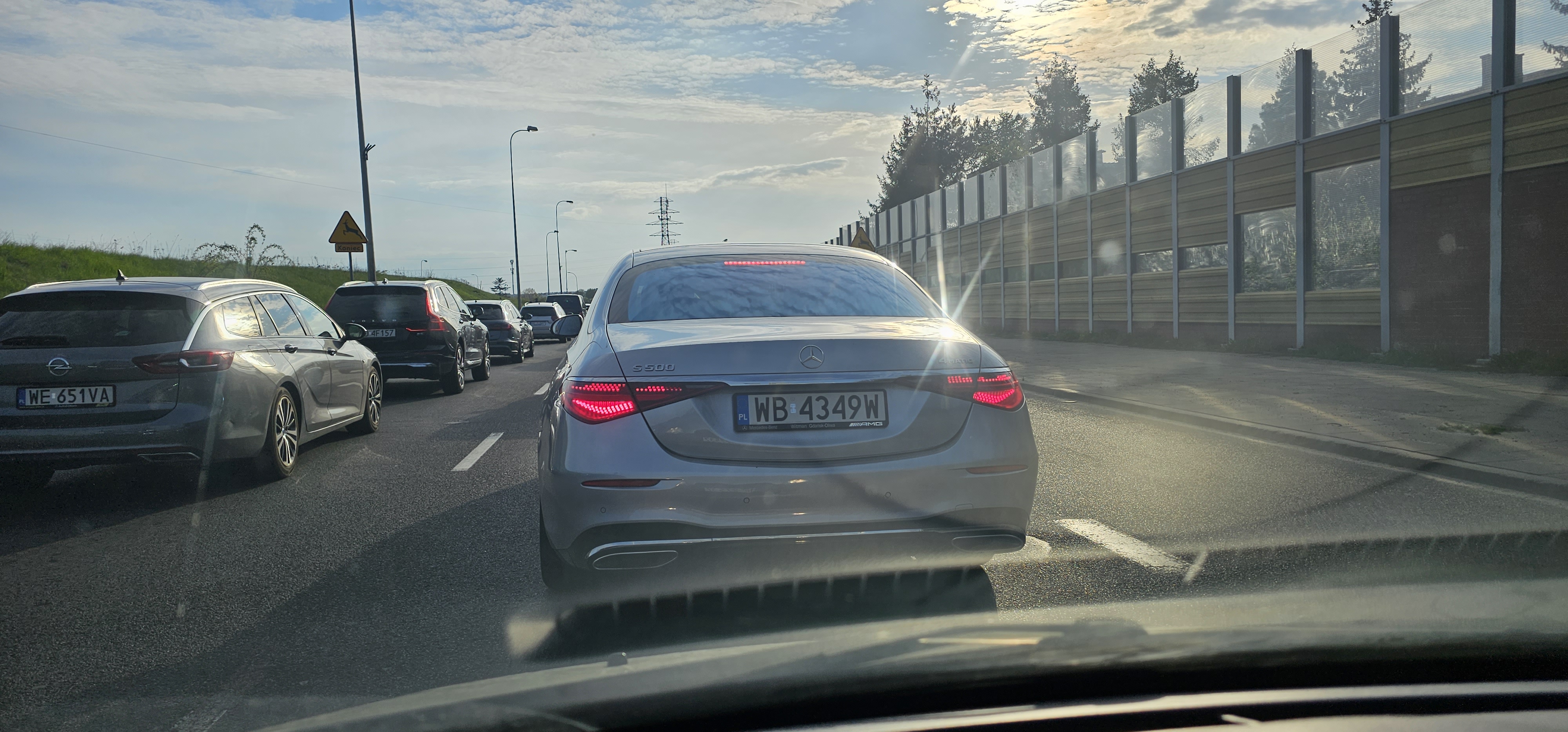 Pirat drogowy w pojeździe o numerach rejestracyjnych WB4349W