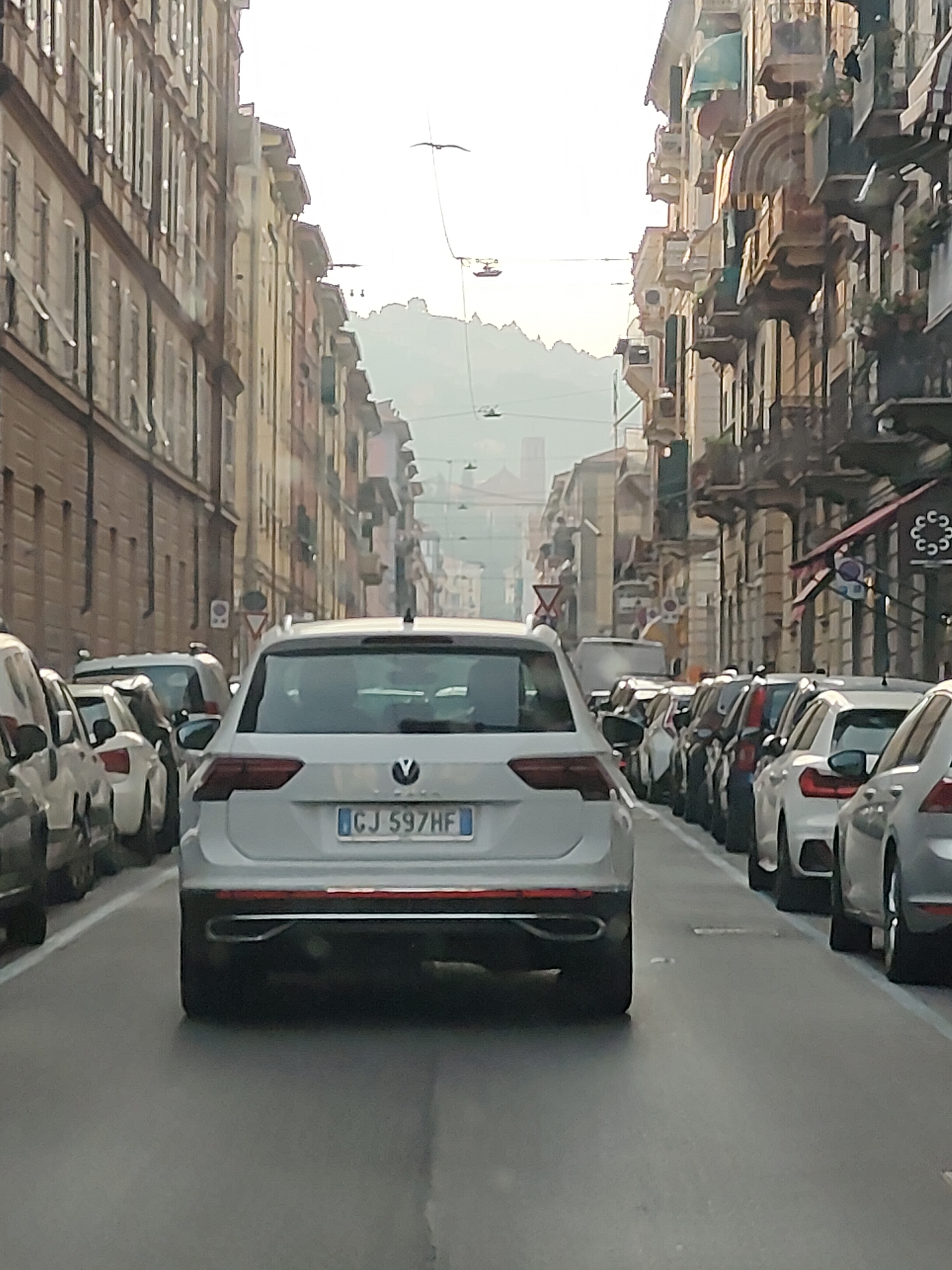 Pojazd o numerach GJ597HF uczestniczył w wypadku