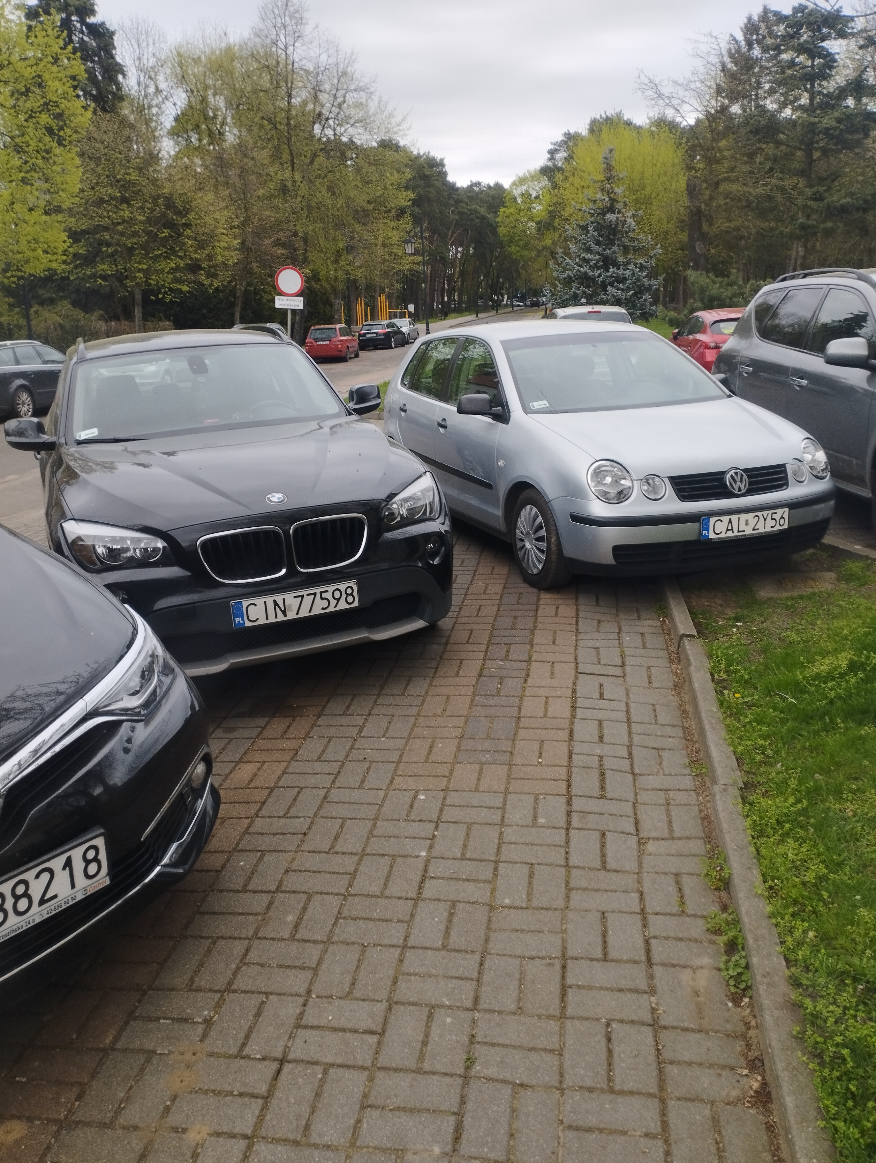 Mistrz parkowania w pojeździe o numerach CIN77598