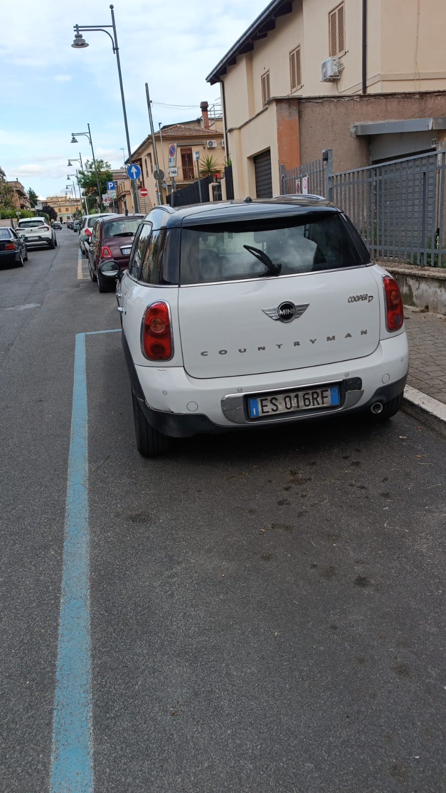 Mistrz parkowania w pojeździe o numerach ES016RF