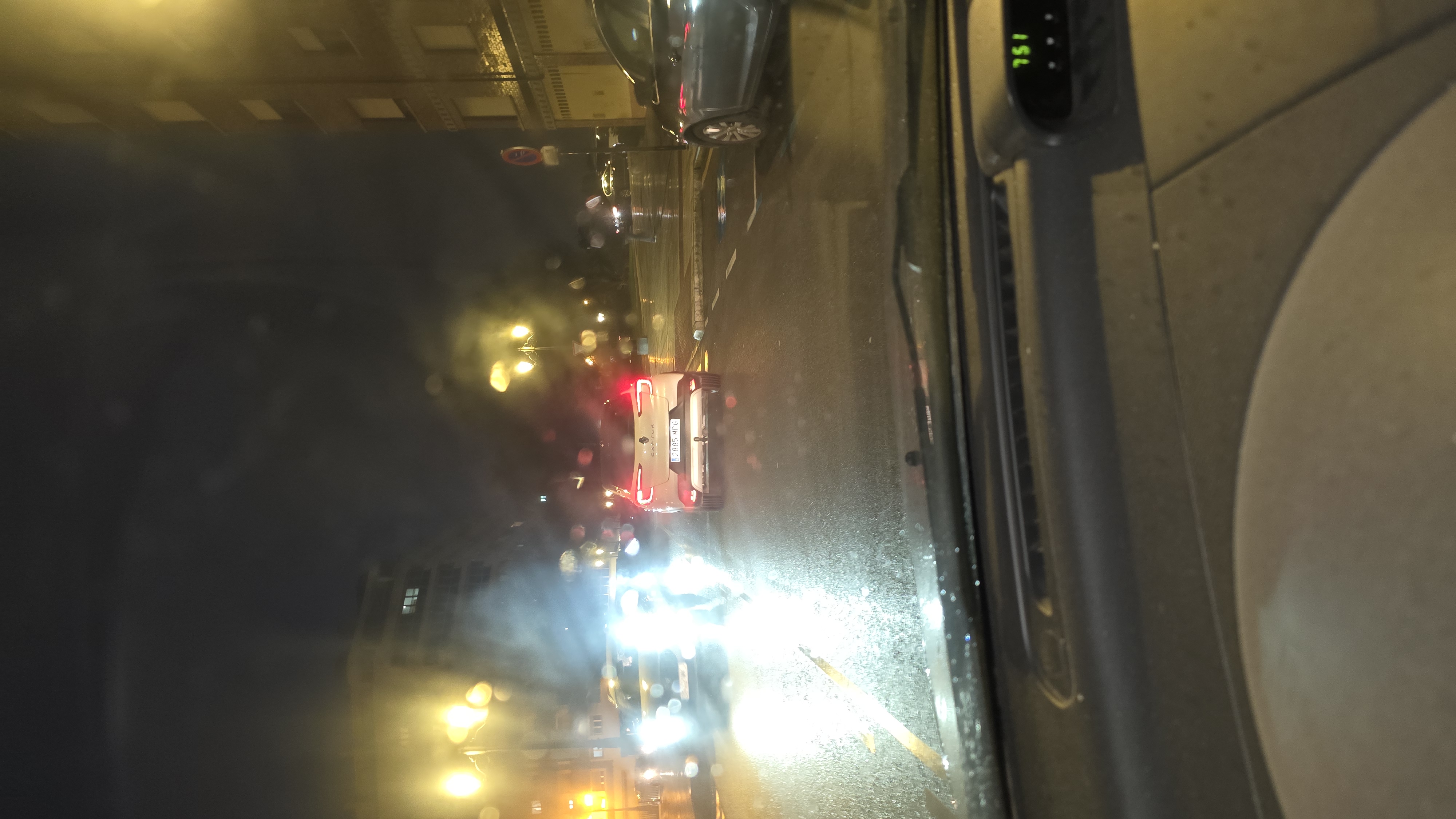 Pirat drogowy w pojeździe o numerach rejestracyjnych 2885MPG