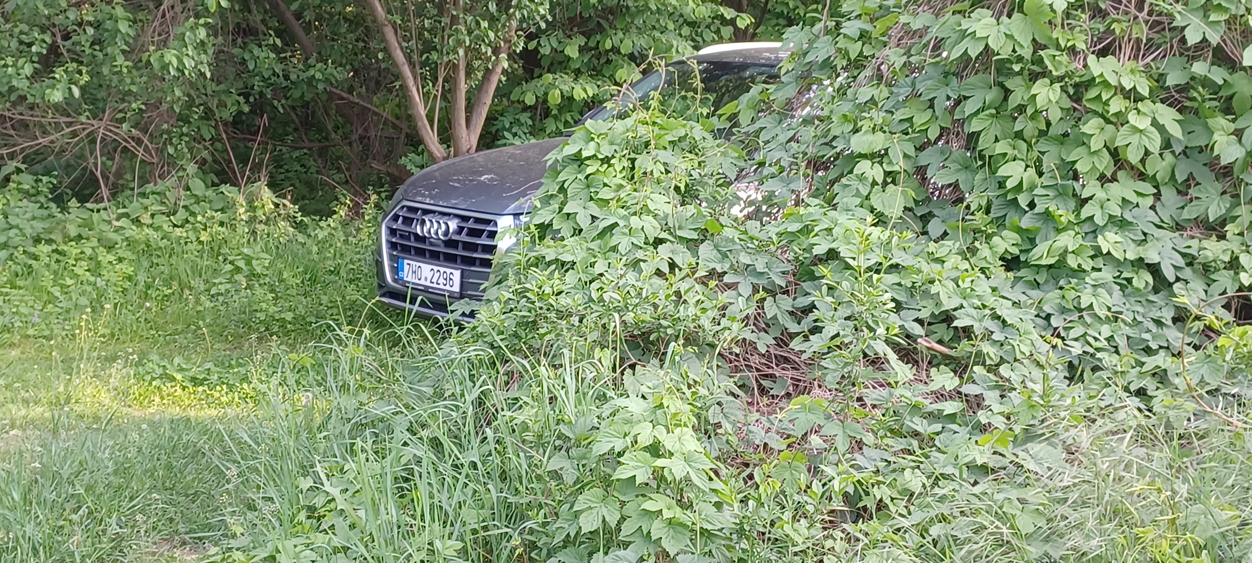 Skradziono pojazd o numerach rejestracyjnych 7H02296