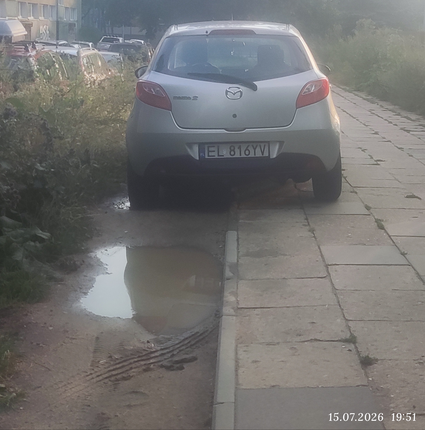 Mistrz parkowania w pojeździe o numerach EL816YV