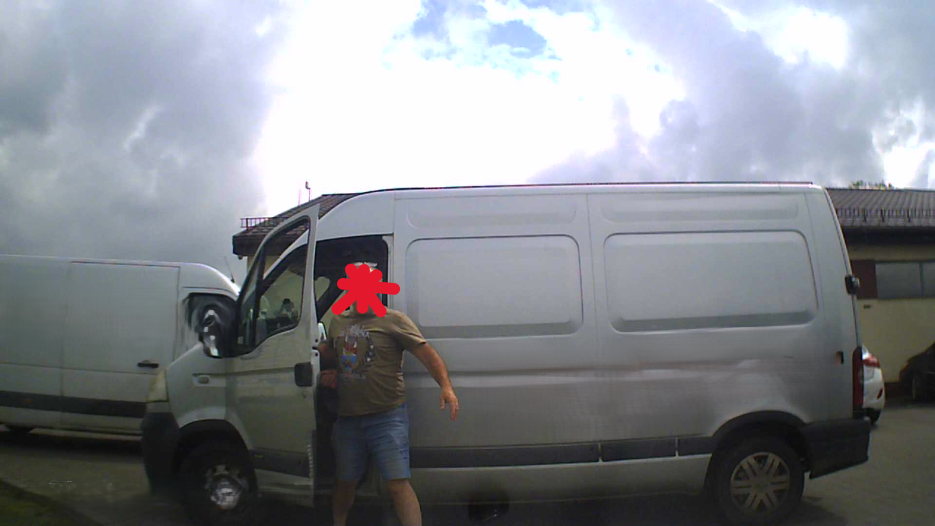 Pirat drogowy w pojeździe o numerach rejestracyjnych TBU13473