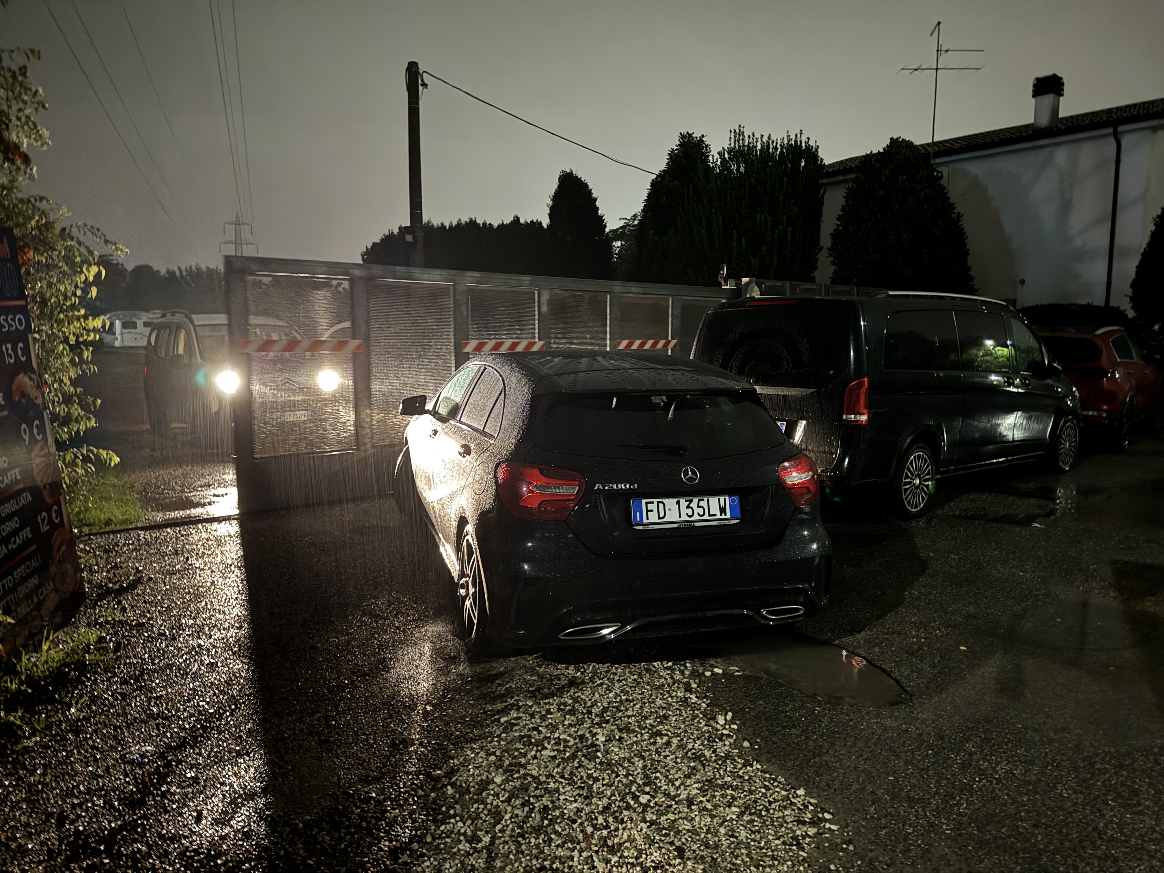 Mistrz parkowania w pojeździe o numerach FD135LW